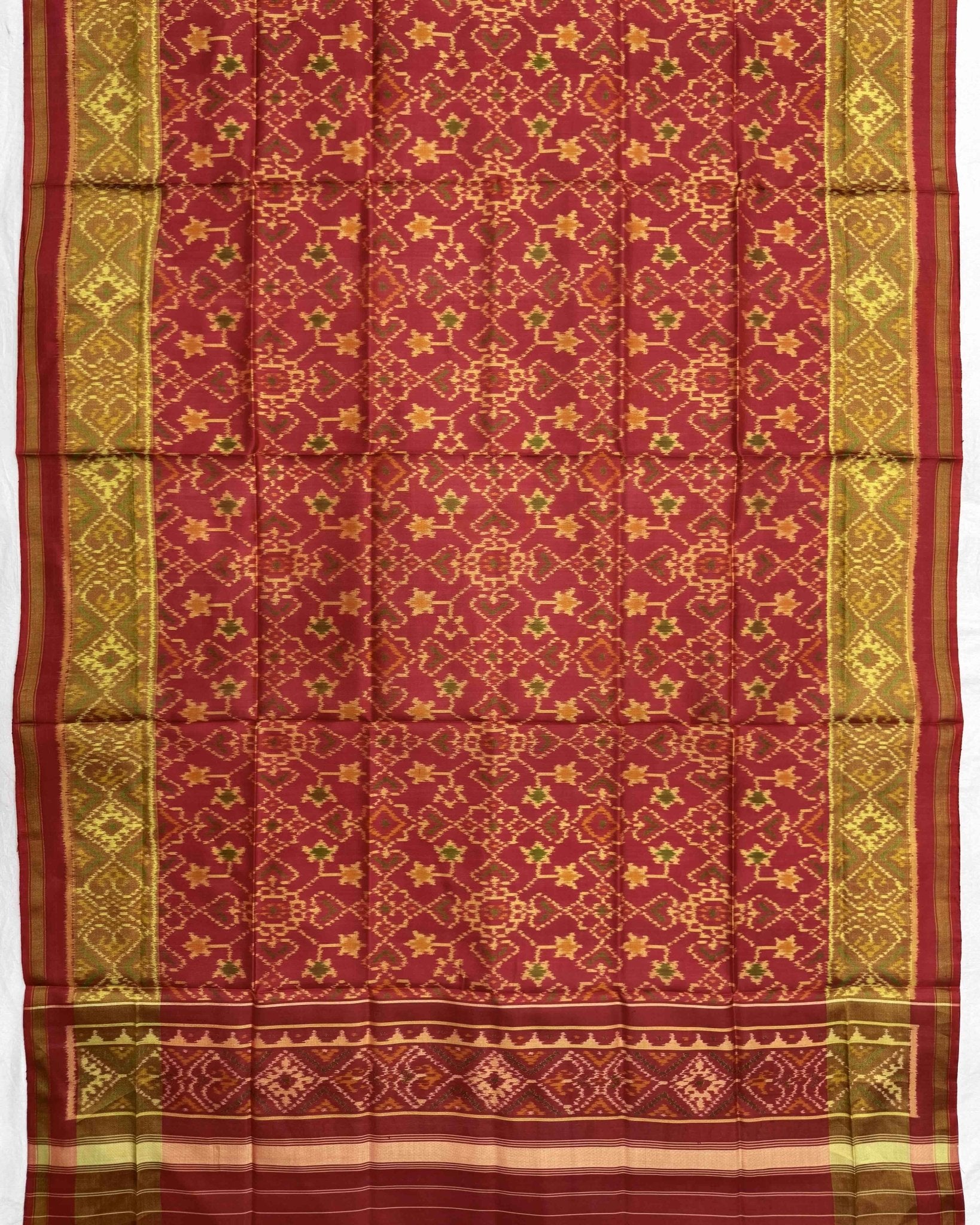 Red Navratan Manekchowk Patola Dupatta - SindhoiPatolaArt