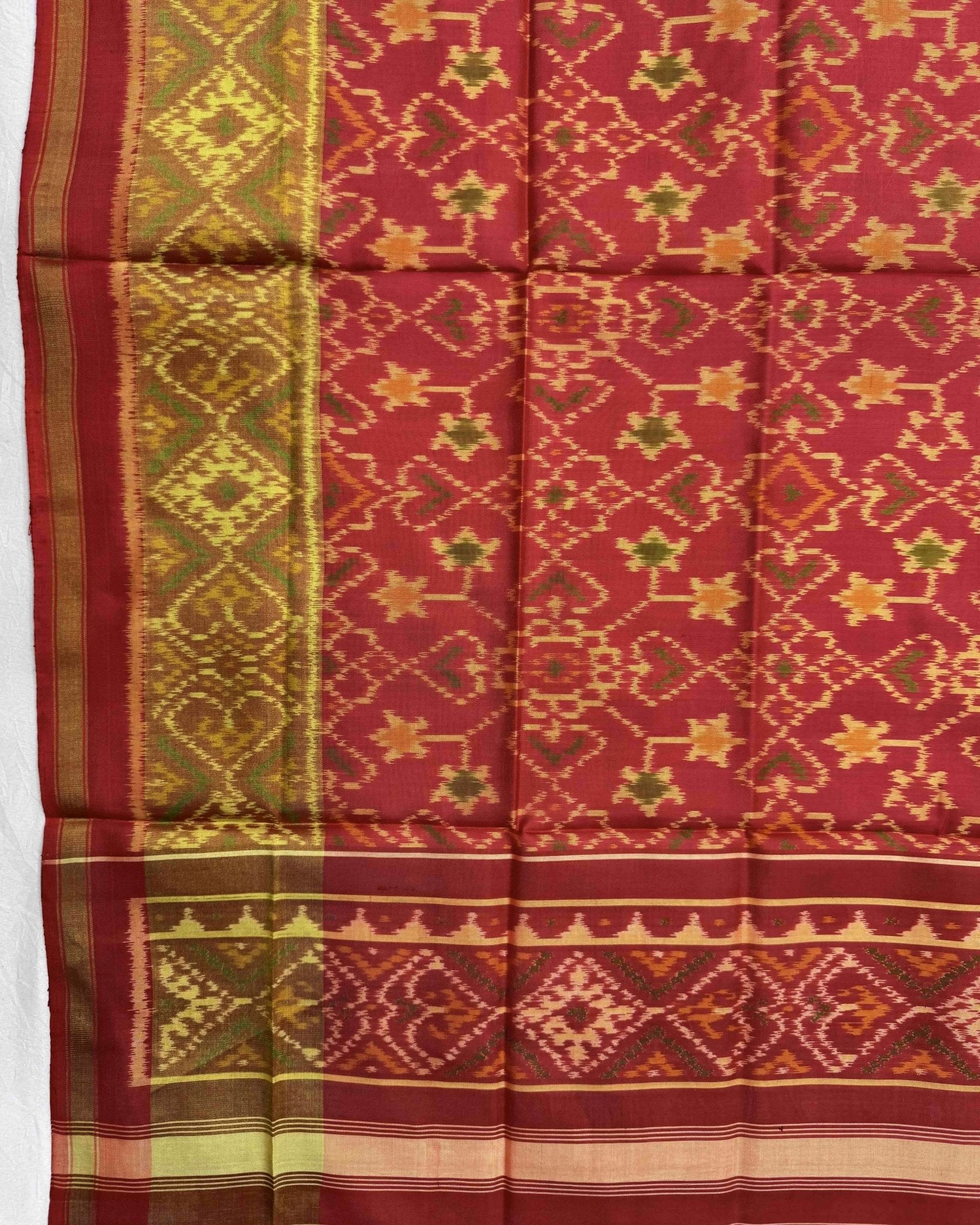 Red Navratan Manekchowk Patola Dupatta - SindhoiPatolaArt
