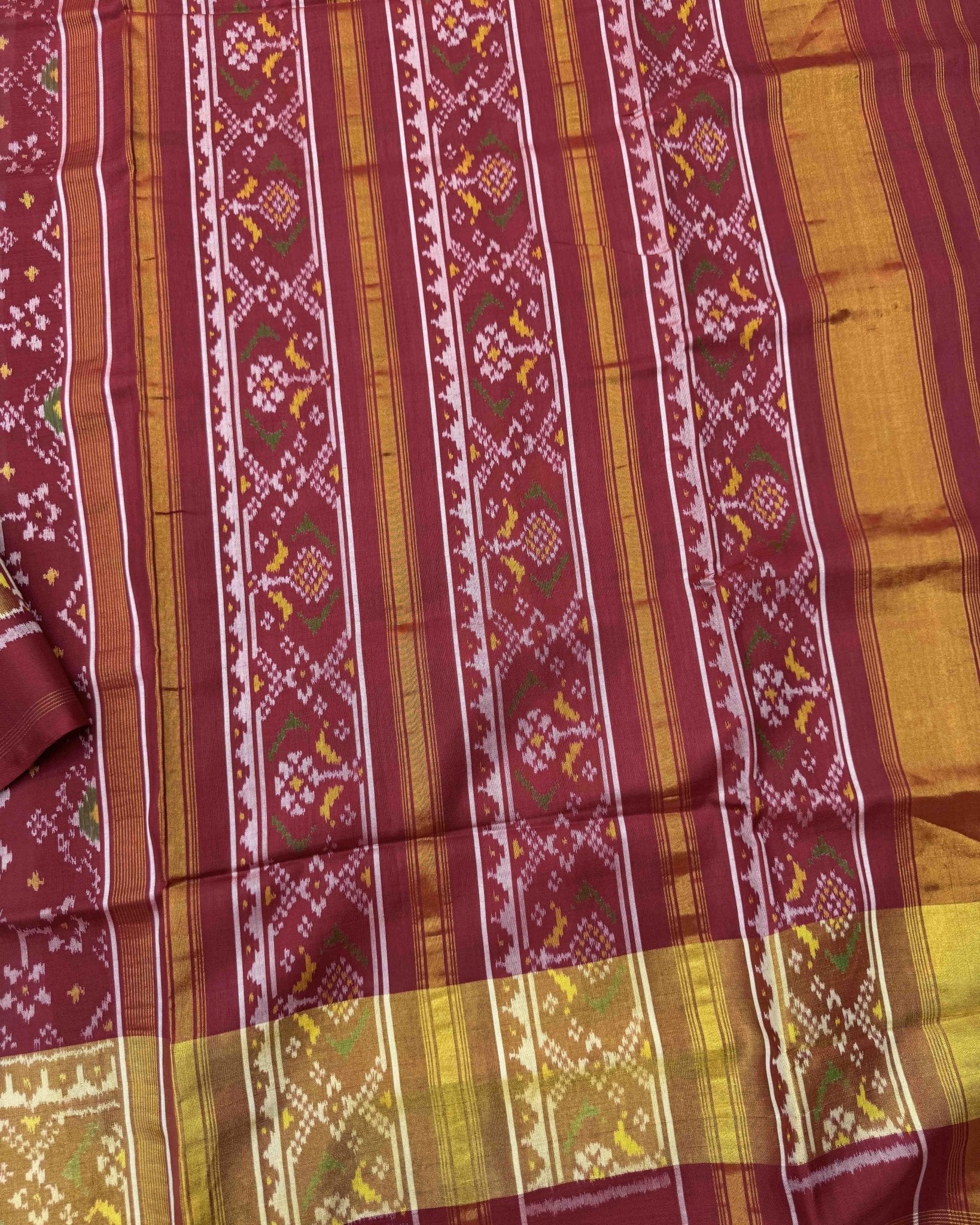 Red Navratan Patola Saree - SindhoiPatolaArt