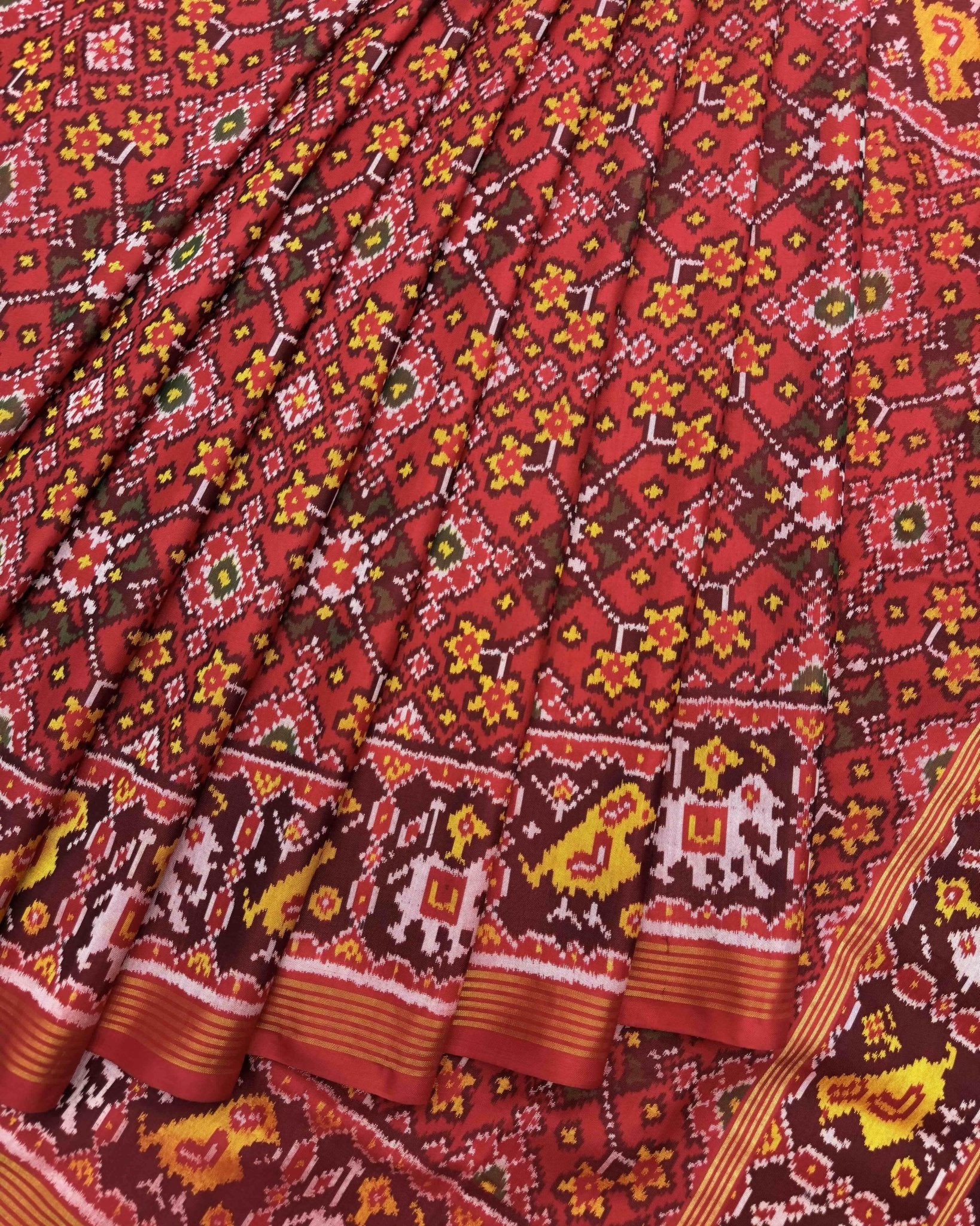 Red Navratan Patola Saree - SindhoiPatolaArt