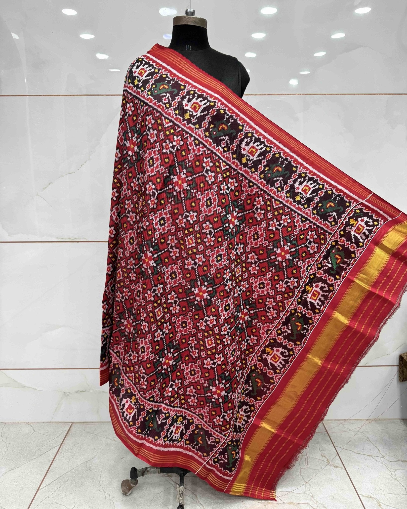 Red Navratan Twill Patola Dupatta - SindhoiPatolaArt