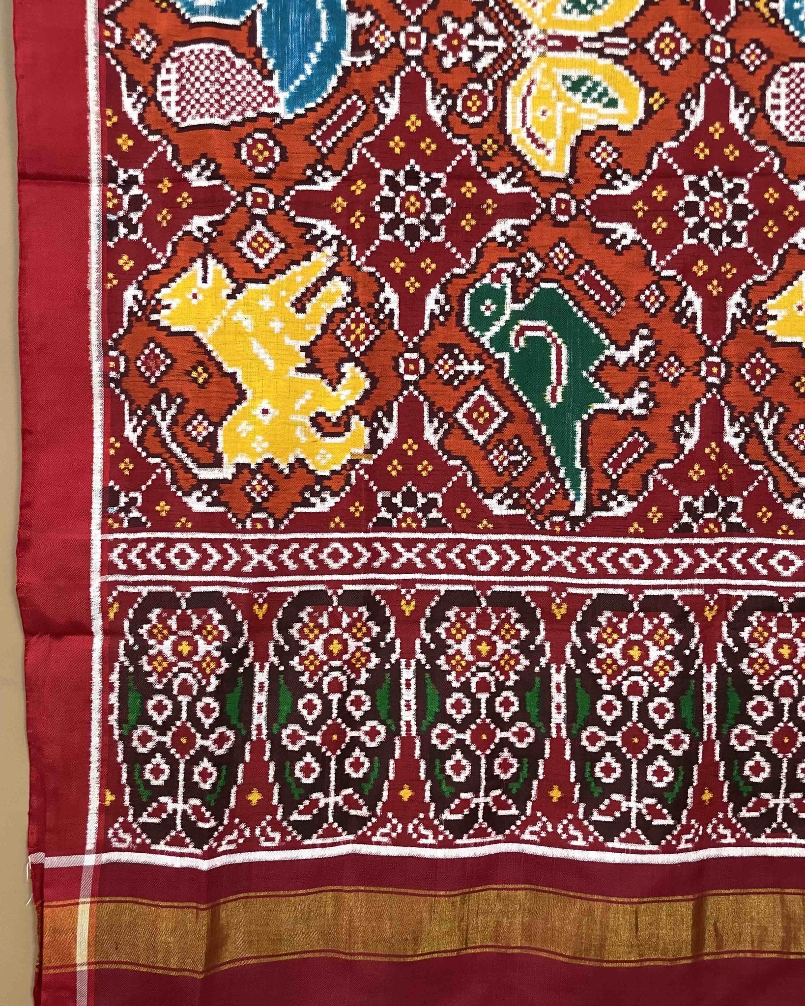Red & Orange Big Figure Narikunj Chhabdi Patola Dupatta - SindhoiPatolaArt