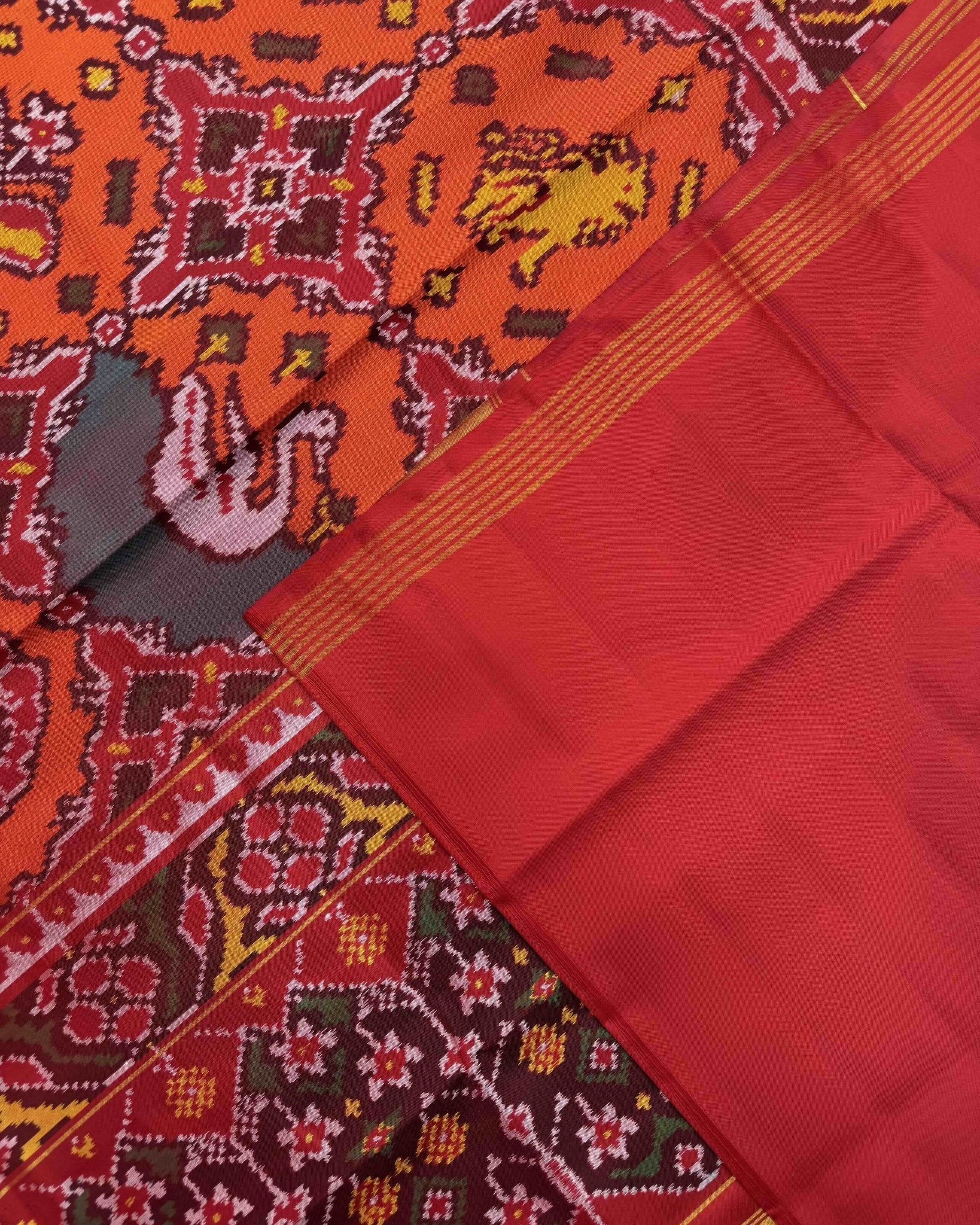 Red & Orange Big Figure Narikunj Chhabdi Semi Double Ikat Patola Saree - SindhoiPatolaArt