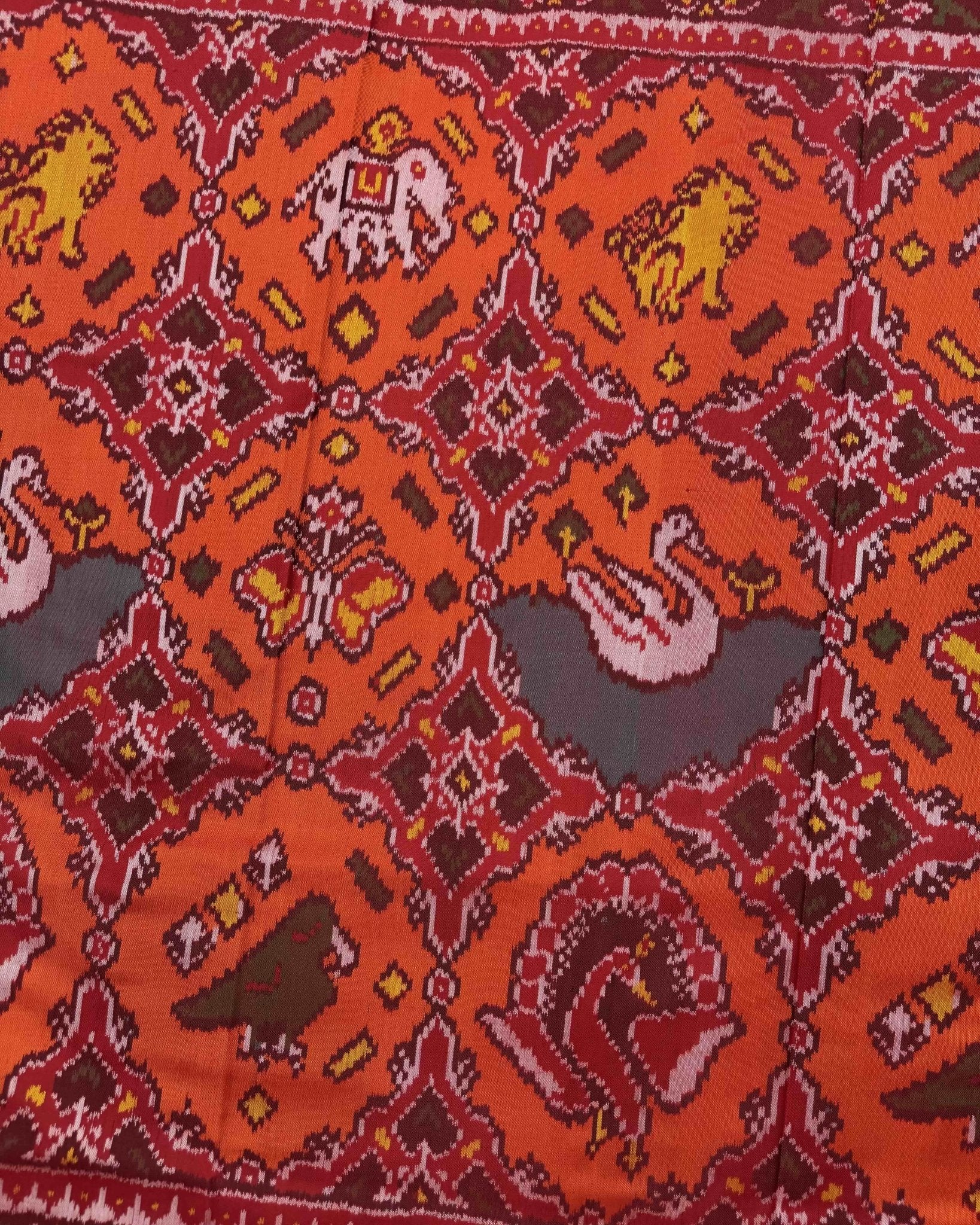 Red & Orange Big Figure Narikunj Chhabdi Semi Double Ikat Patola Saree - SindhoiPatolaArt