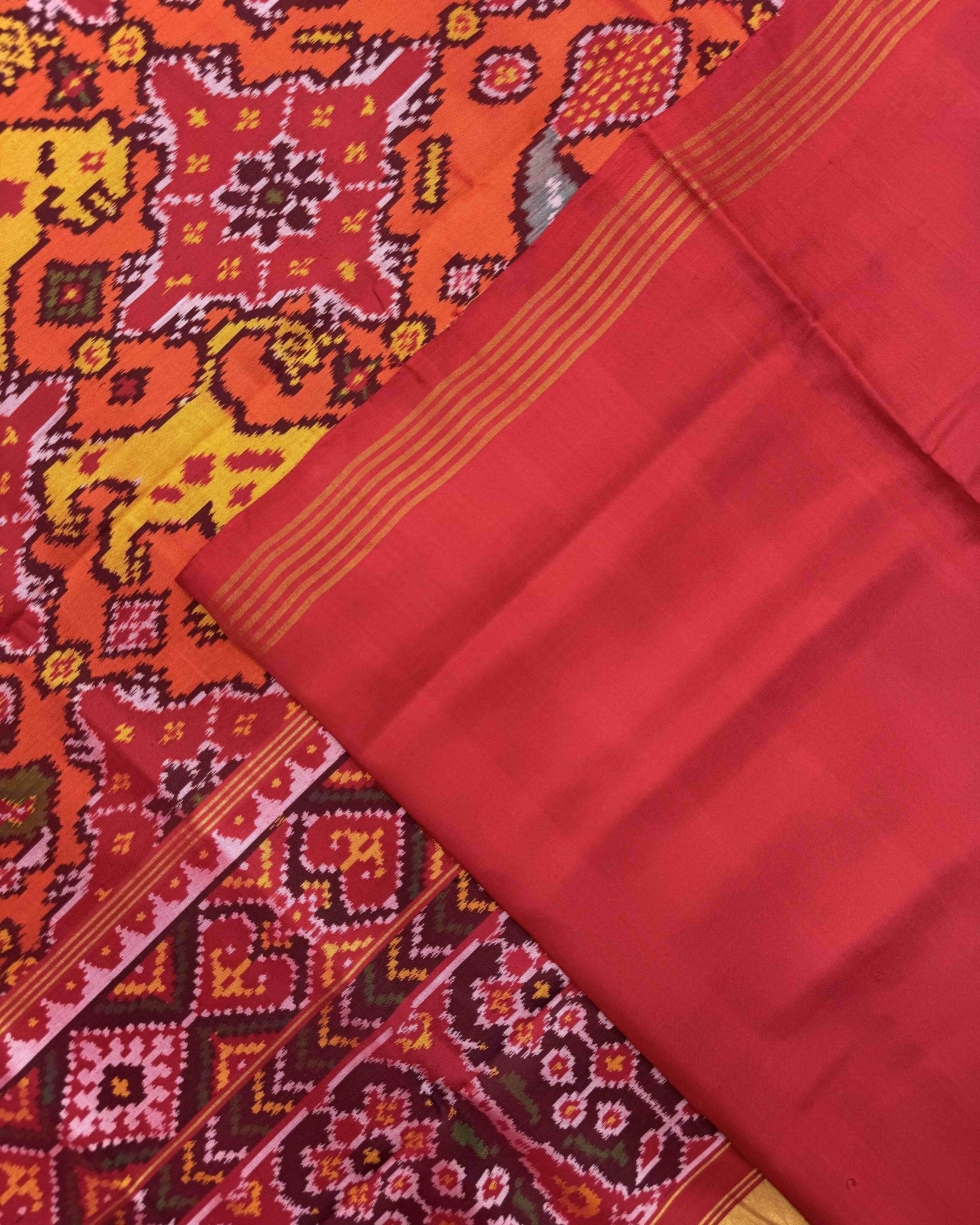 Red & Orange Big Figure Narikunj Chhabdi Semi Double Ikat Patola Saree - SindhoiPatolaArt