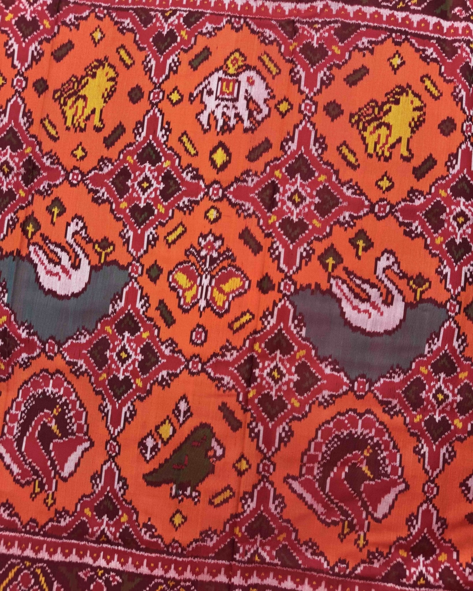Red & Orange Big Figure Narikunj Chhabdi Semi Double Ikat Patola Saree - SindhoiPatolaArt