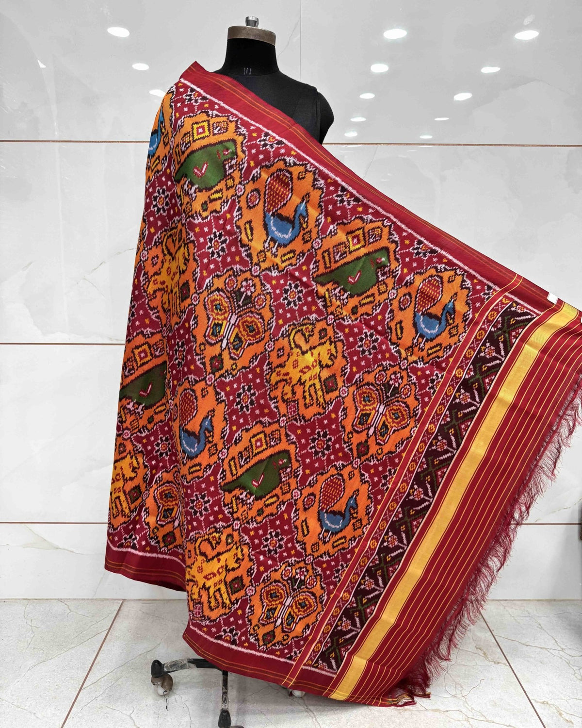 Red & Orange Narikunj Chhbdi Twill Patola Dupatta - SindhoiPatolaArt