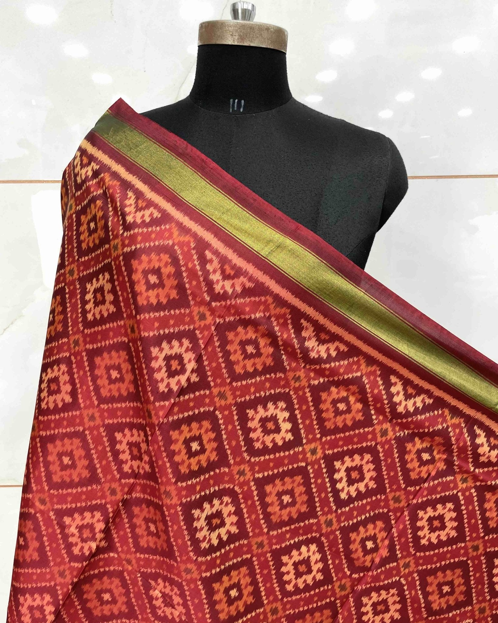 Red Panchanda Patola Dupatta - SindhoiPatolaArt