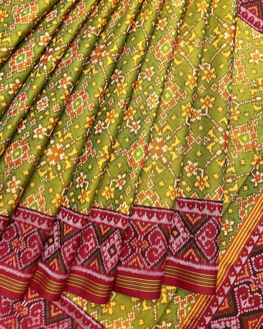 Red & Parrot Green Navratan Patola Saree - SindhoiPatolaArt