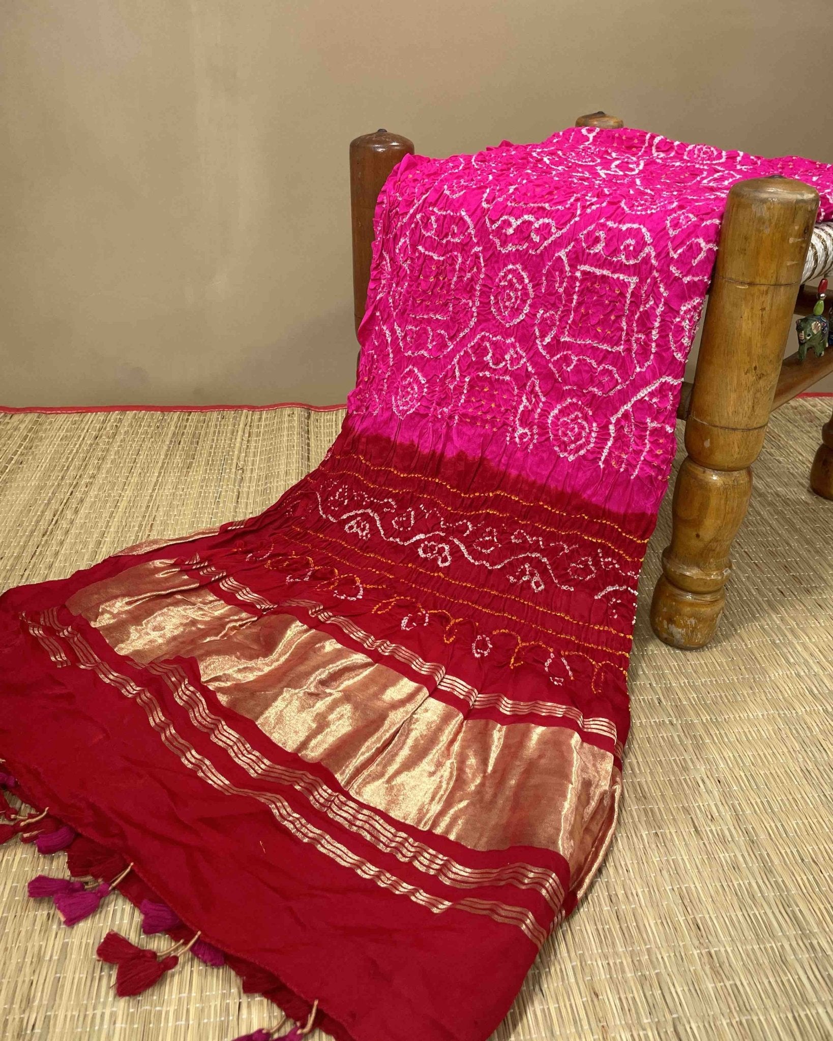 Red & Pink Bandhani Dupatta - SindhoiPatolaArt