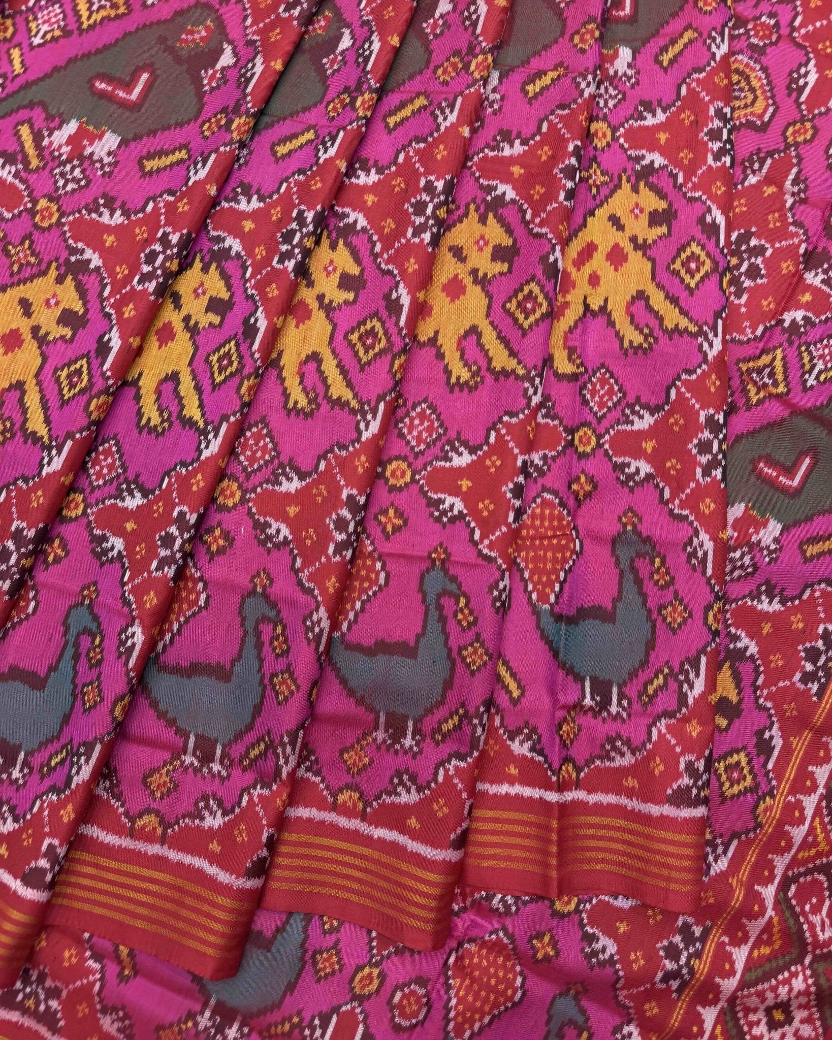 Red & Pink Bif Figure Narikunj Semi Double Ikat Patola Saree - SindhoiPatolaArt