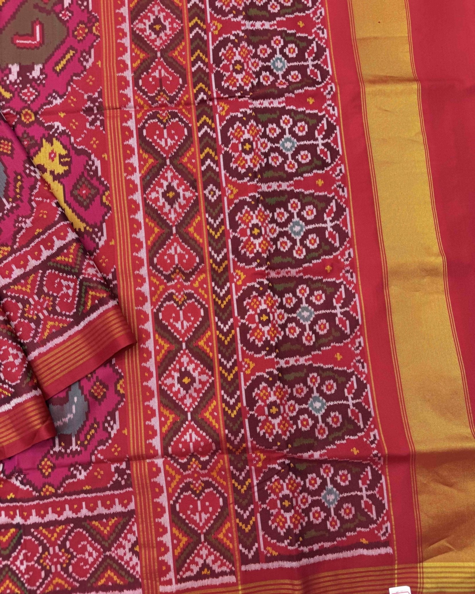 Red & Pink Big Figure Narikunj Semi Double Ikat Patola Saree - SindhoiPatolaArt