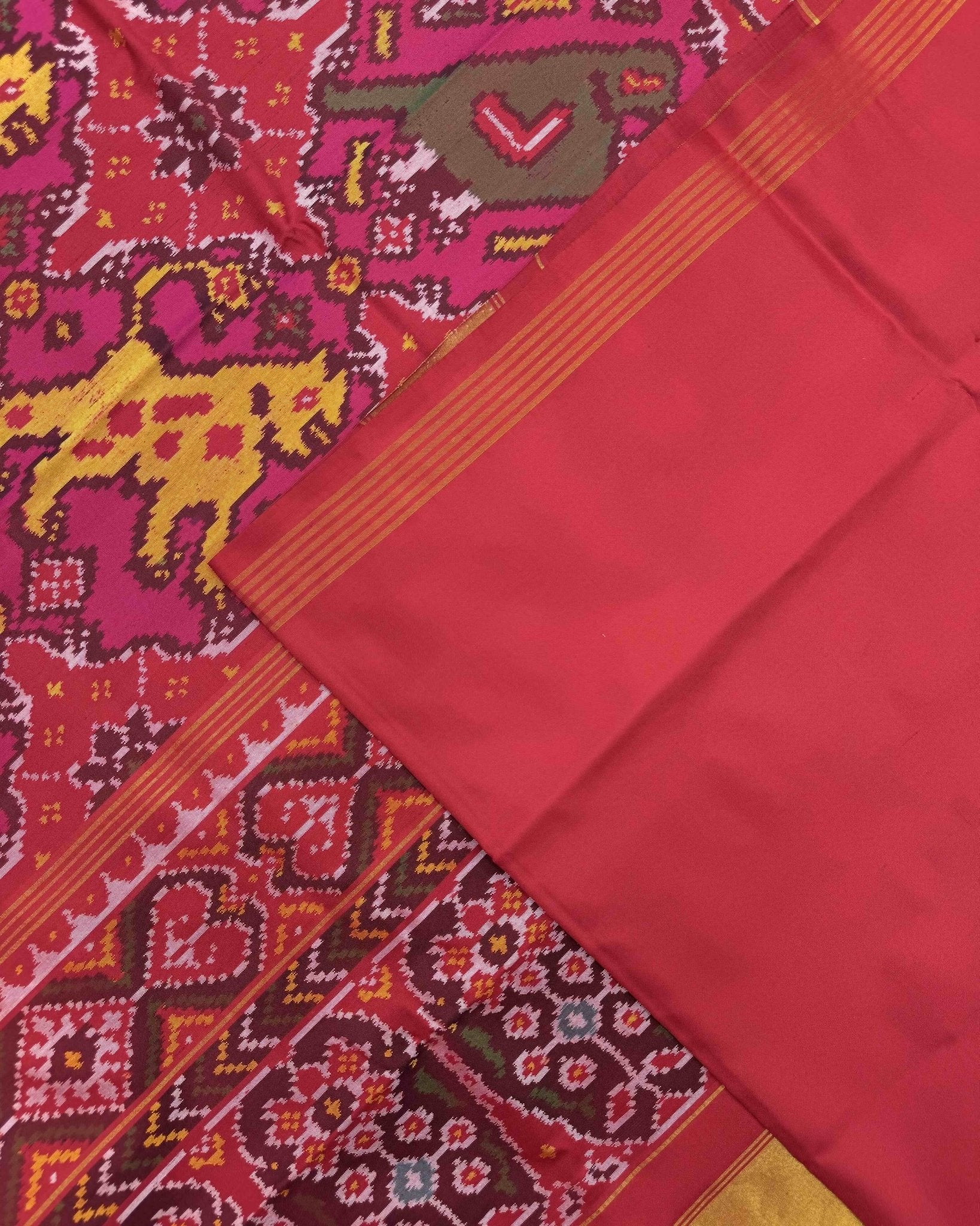 Red & Pink Big Figure Narikunj Semi Double Ikat Patola Saree - SindhoiPatolaArt