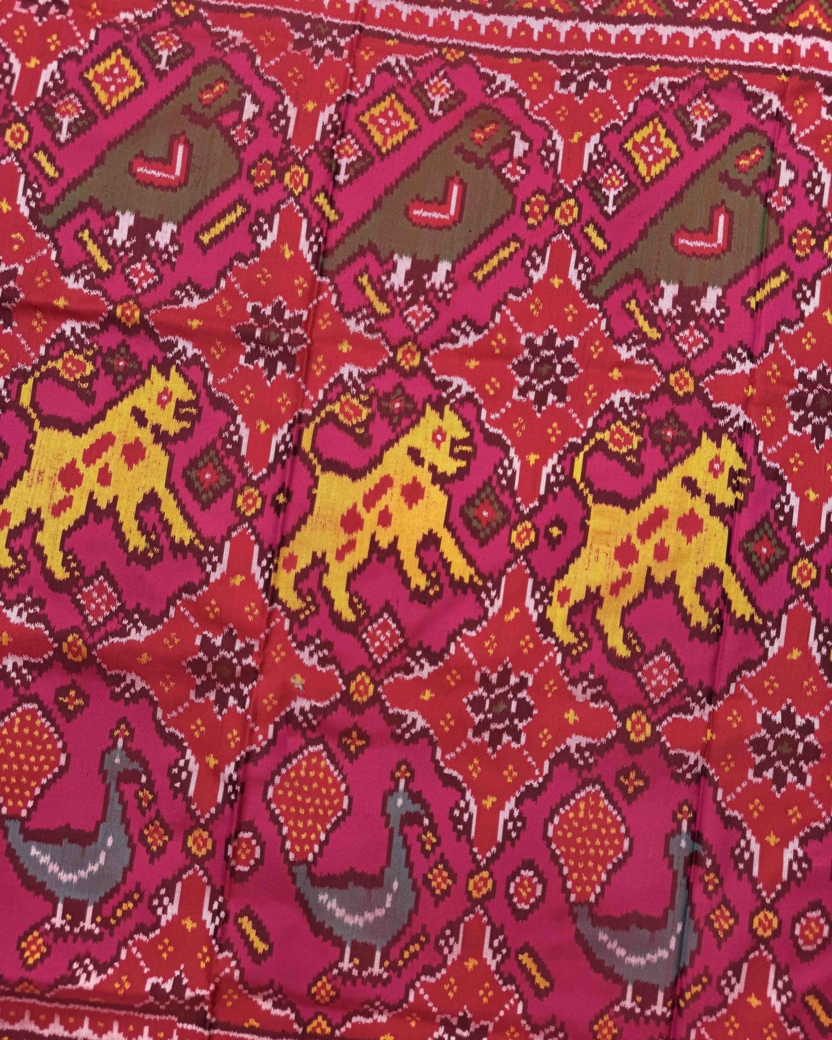 Red & Pink Big Figure Narikunj Semi Double Ikat Patola Saree - SindhoiPatolaArt