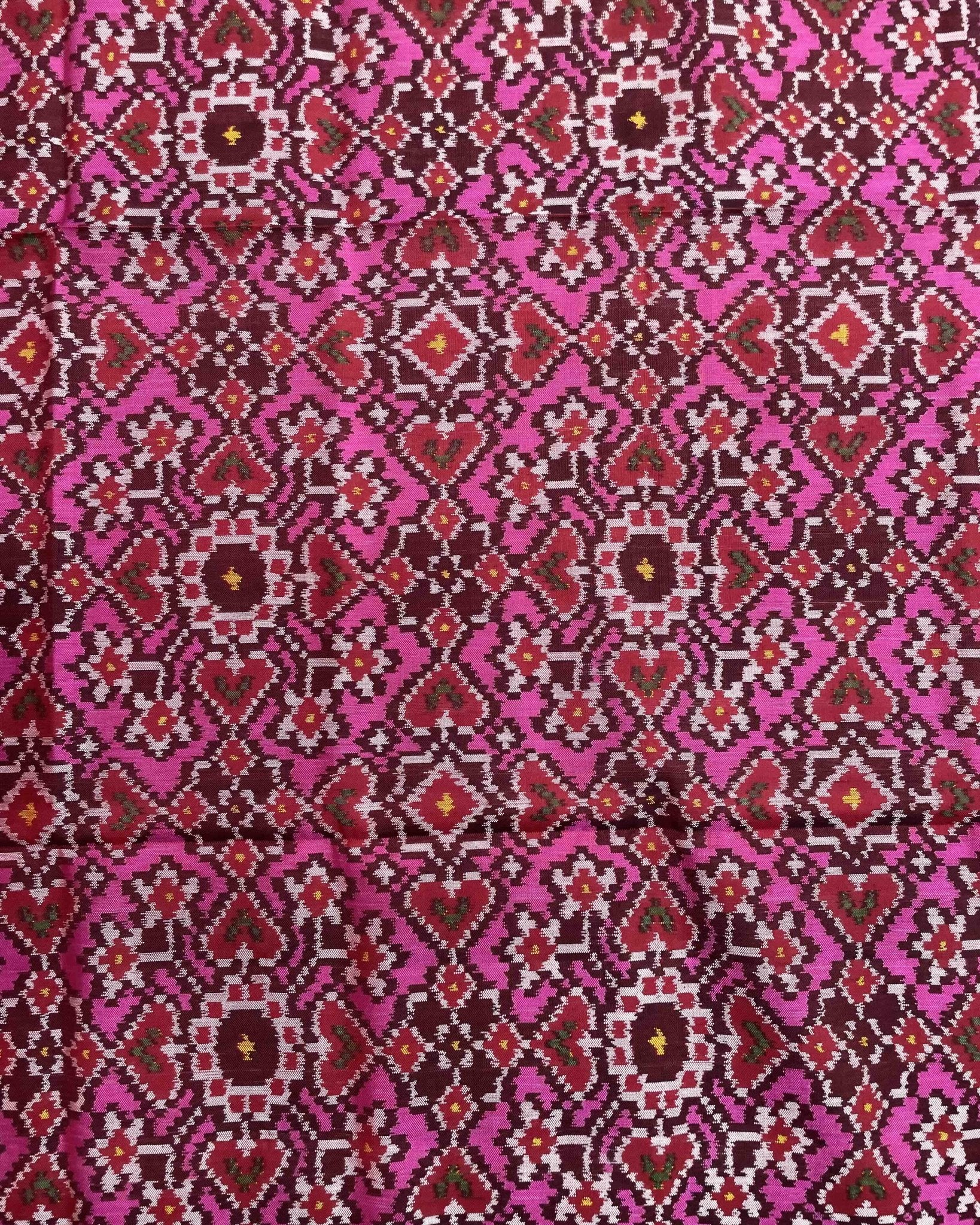 Red & Pink Navratan Patola Dupatta - SindhoiPatolaArt