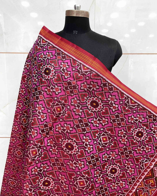 Red & Pink Navratan Patola Dupatta - SindhoiPatolaArt