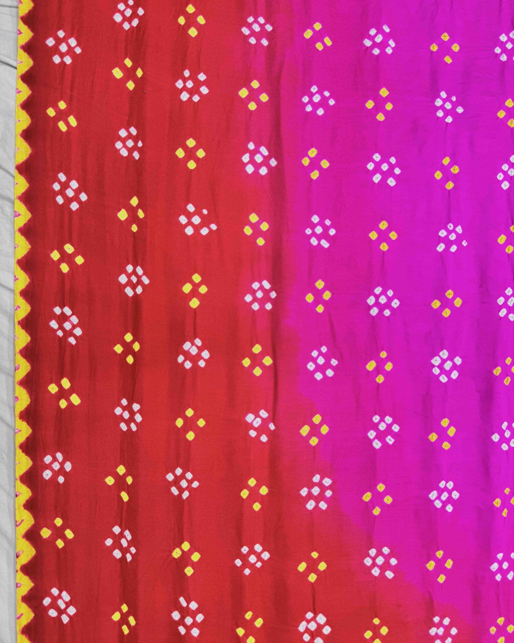 Red & Pink Shaded Gaji Silk Bandhani Saree - SindhoiPatolaArt