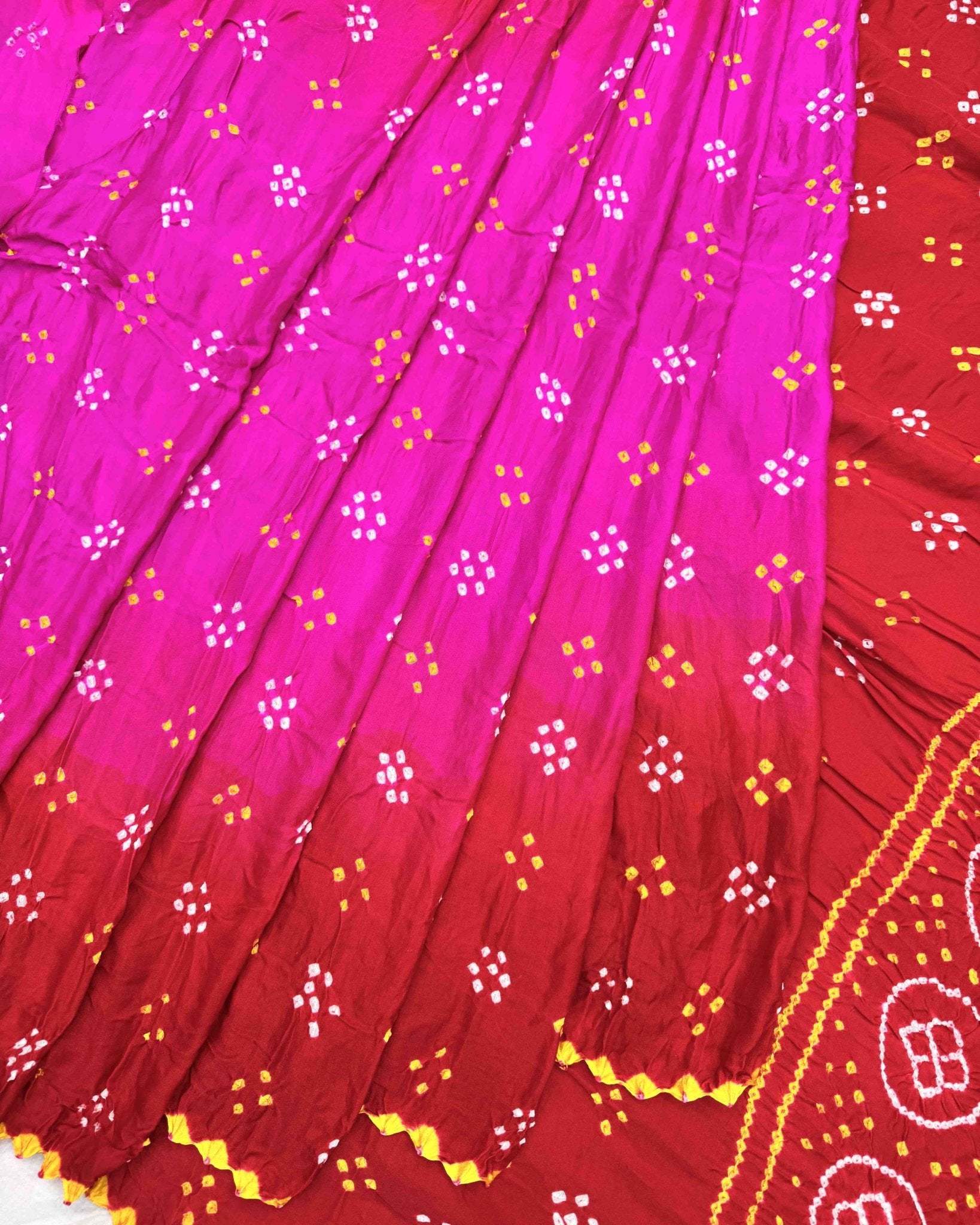 Red & Pink Shaded Gaji Silk Bandhani Saree - SindhoiPatolaArt