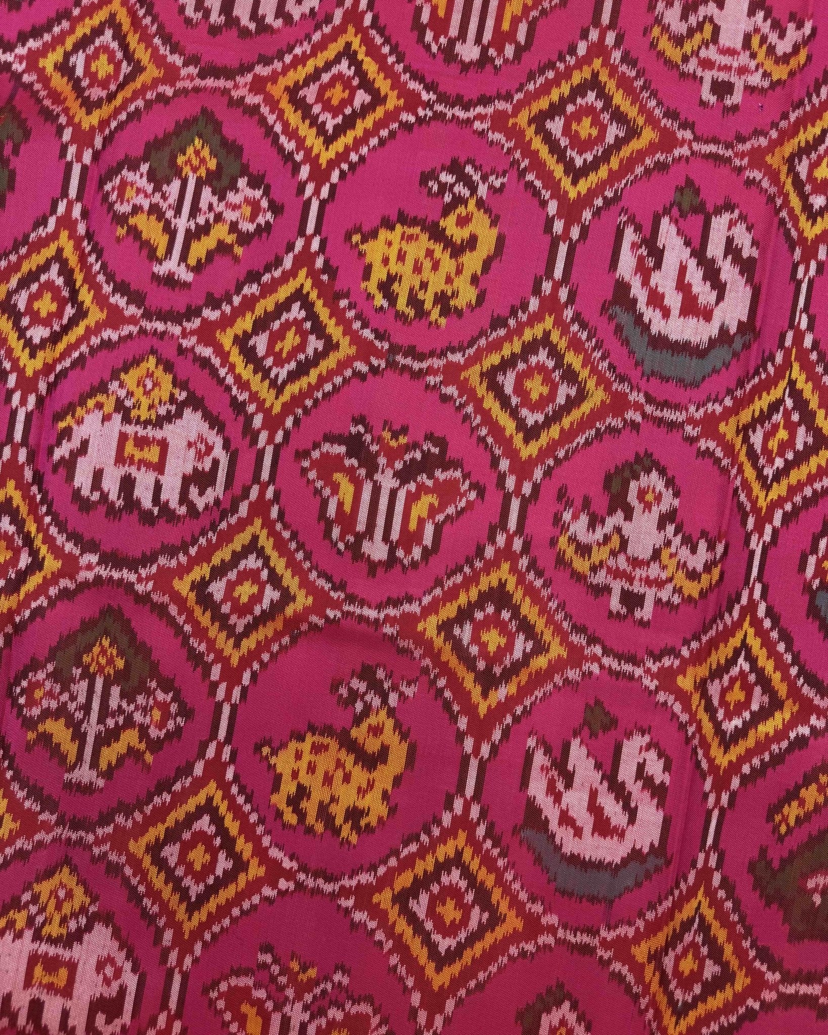 Red & Pink Small Circle Narikunj Semi Double Ikat Patola Saree - SindhoiPatolaArt