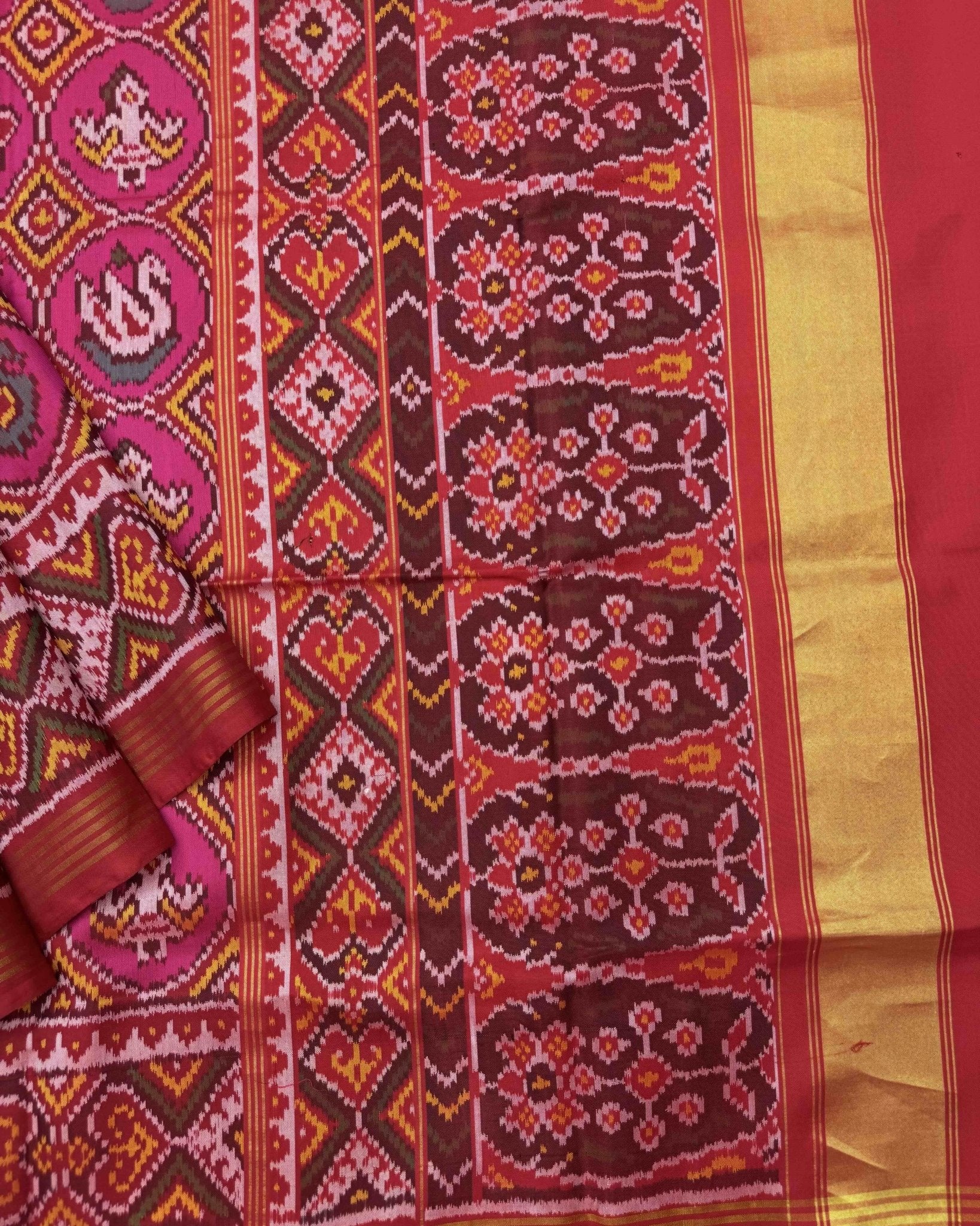 Red & Pink Small Circle Narikunj Semi Double Ikat Patola Saree - SindhoiPatolaArt