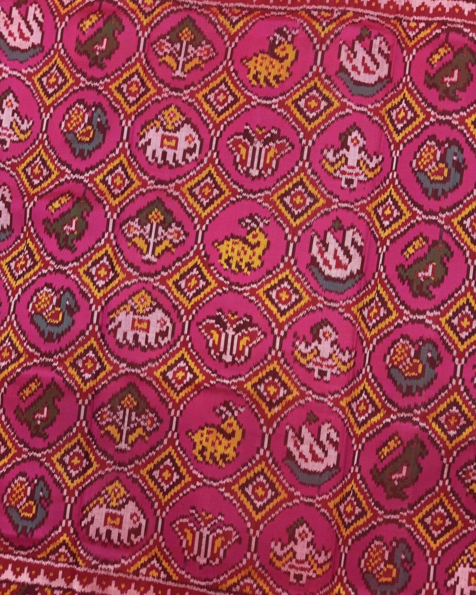 Red & Pink Small Circle Narikunj Semi Double Ikat Patola Saree - SindhoiPatolaArt