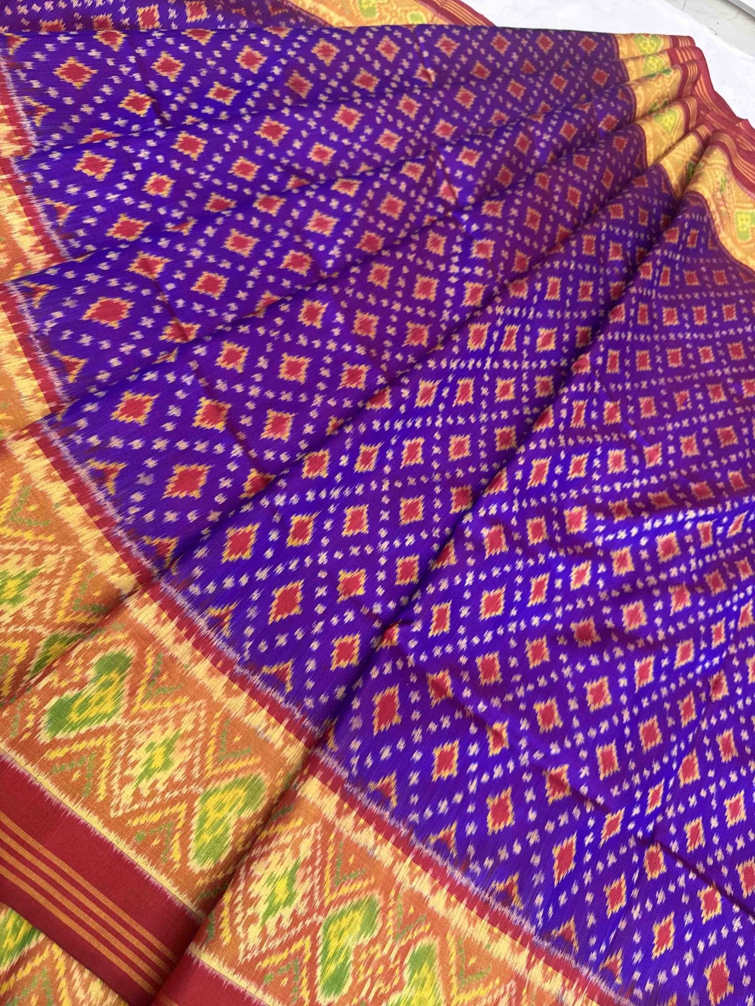 Red & Purple butta design Rajkot Patola Saree - SindhoiPatolaArt