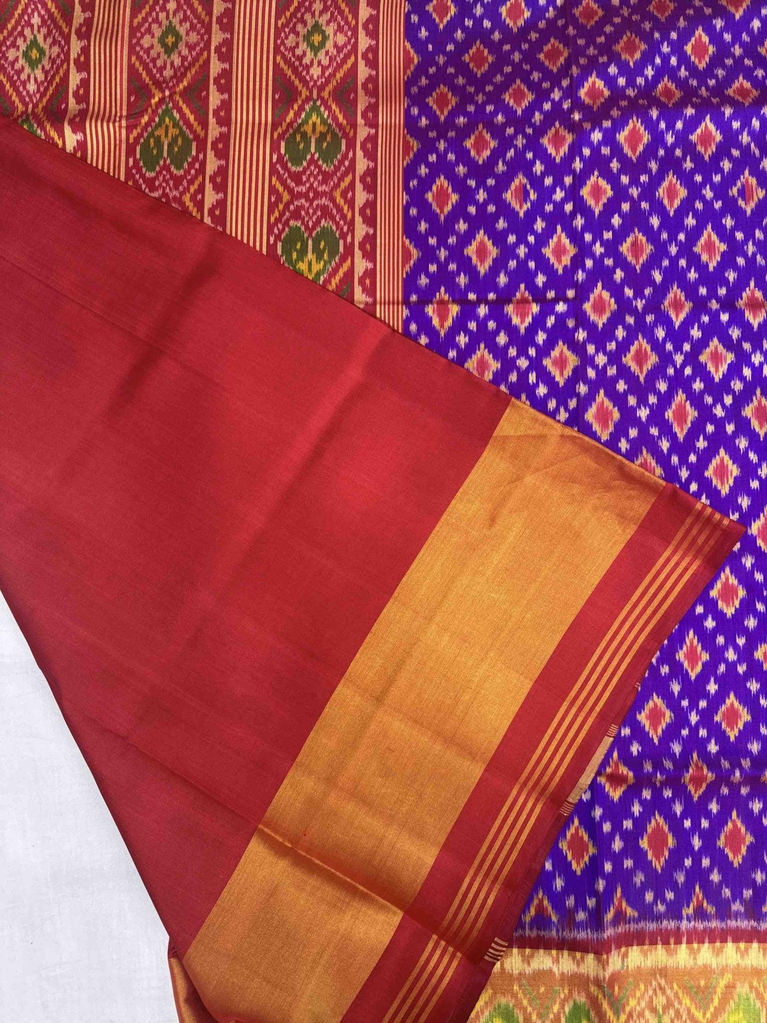 Red & Purple butta design Rajkot Patola Saree - SindhoiPatolaArt