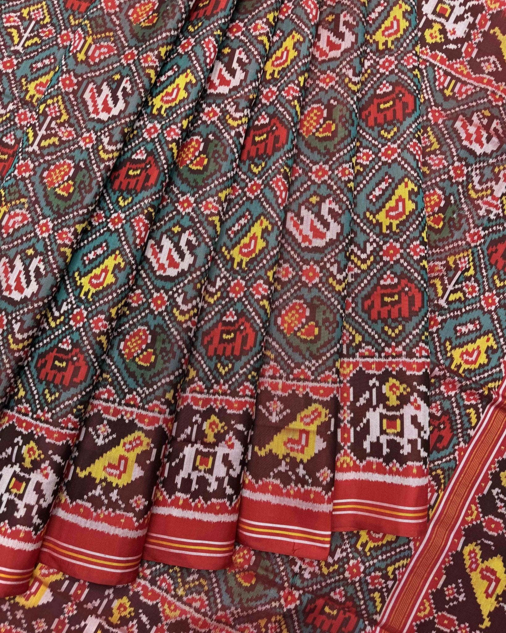 Red & Rama Green Narikunj Semi Double Ikat Patola Saree - SindhoiPatolaArt