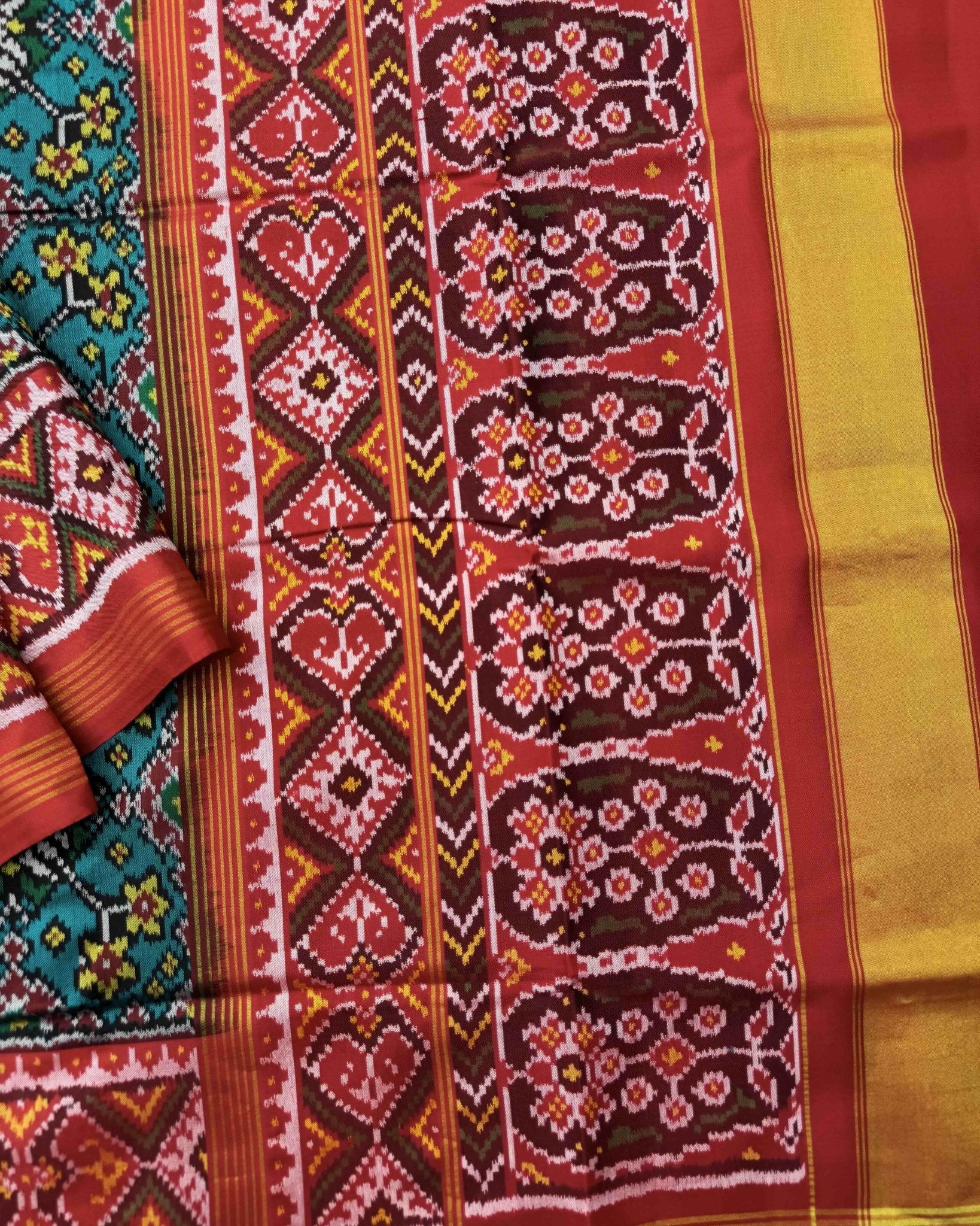 Red & Rama Green Navratan Semi Double Ikat Patola Saree - SindhoiPatolaArt