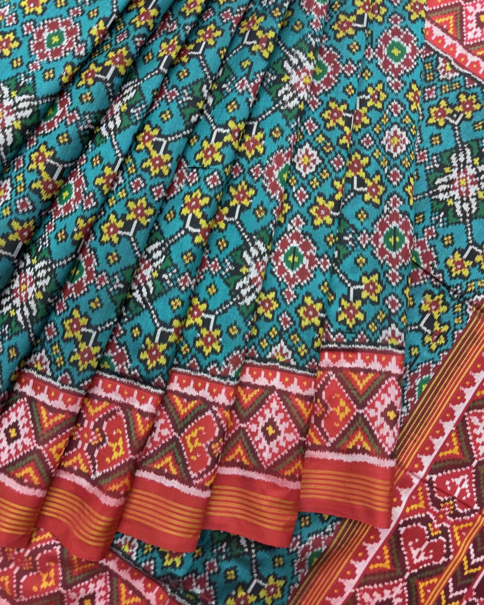 Red & Rama Green Navratan Semi Double Ikat Patola Saree - SindhoiPatolaArt