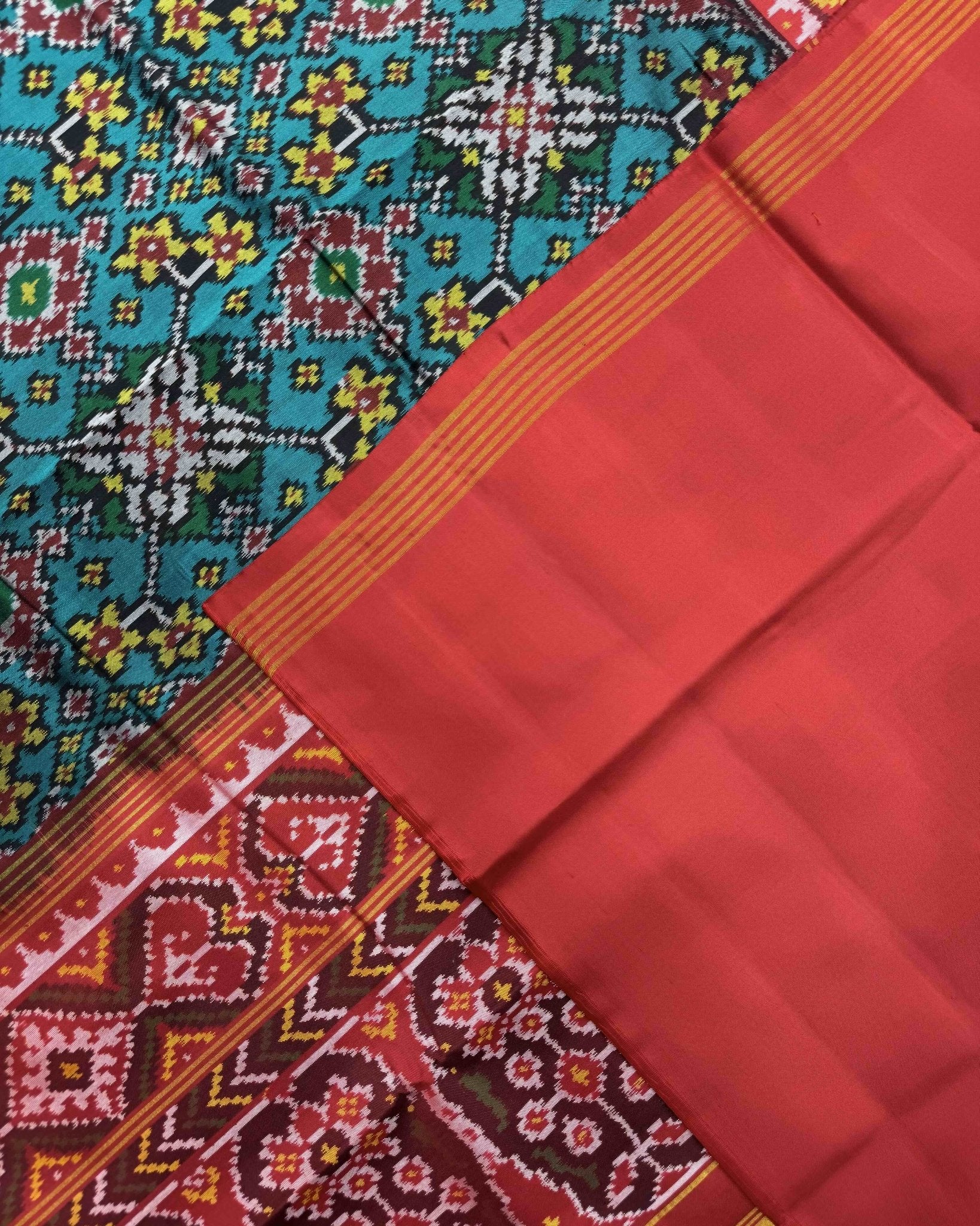 Red & Rama Green Navratan Semi Double Ikat Patola Saree - SindhoiPatolaArt