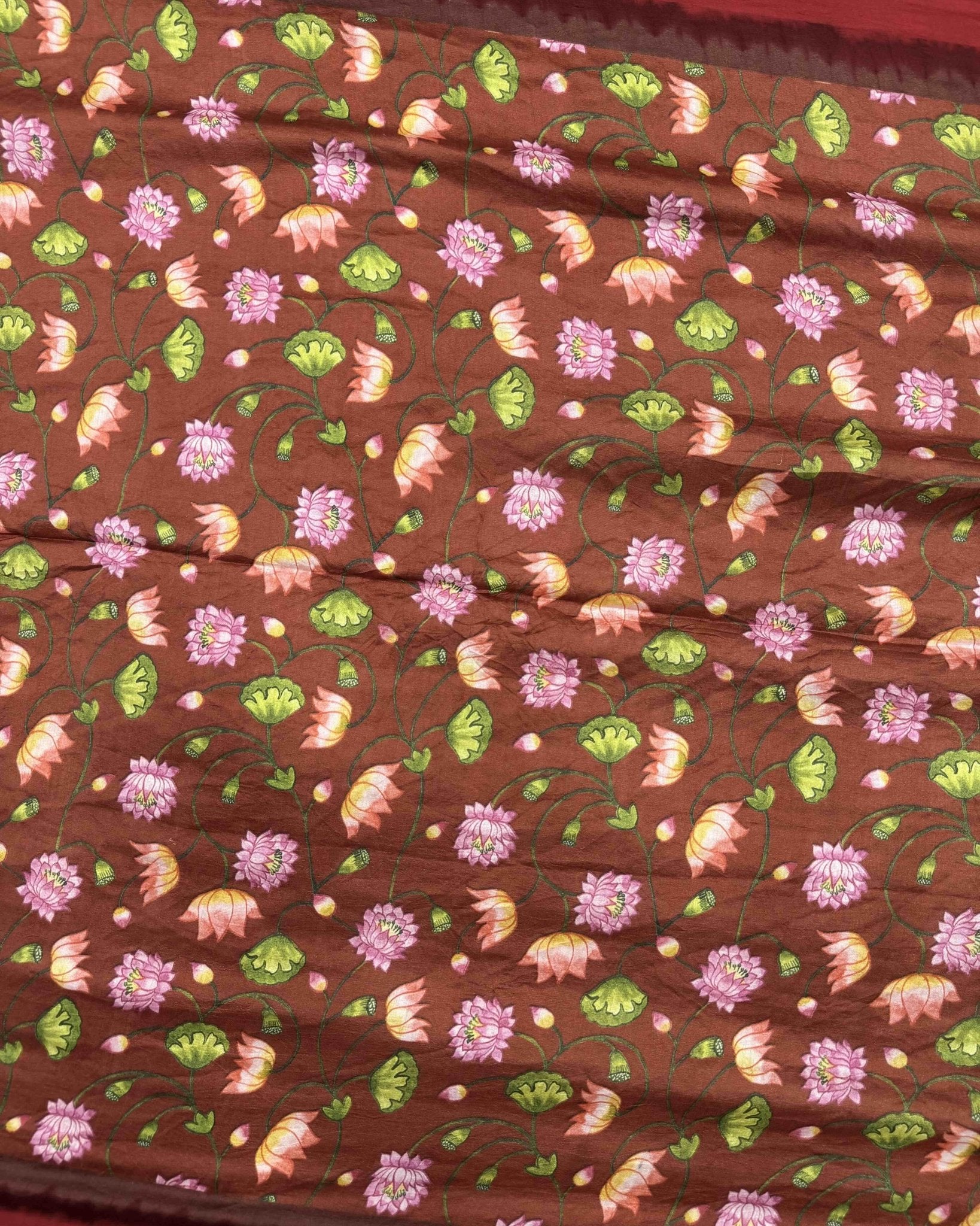 Red & Redish Brown Flower Pichhwai Bandhani Saree - SindhoiPatolaArt
