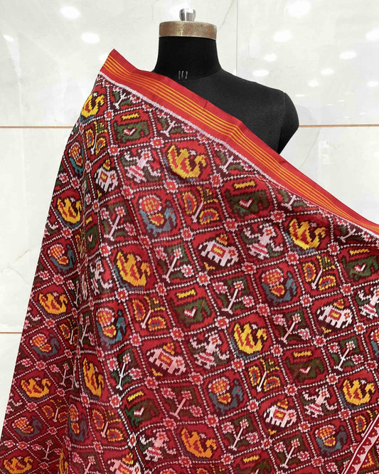 Red Small Narikunj Patola Dupatta - SindhoiPatolaArt
