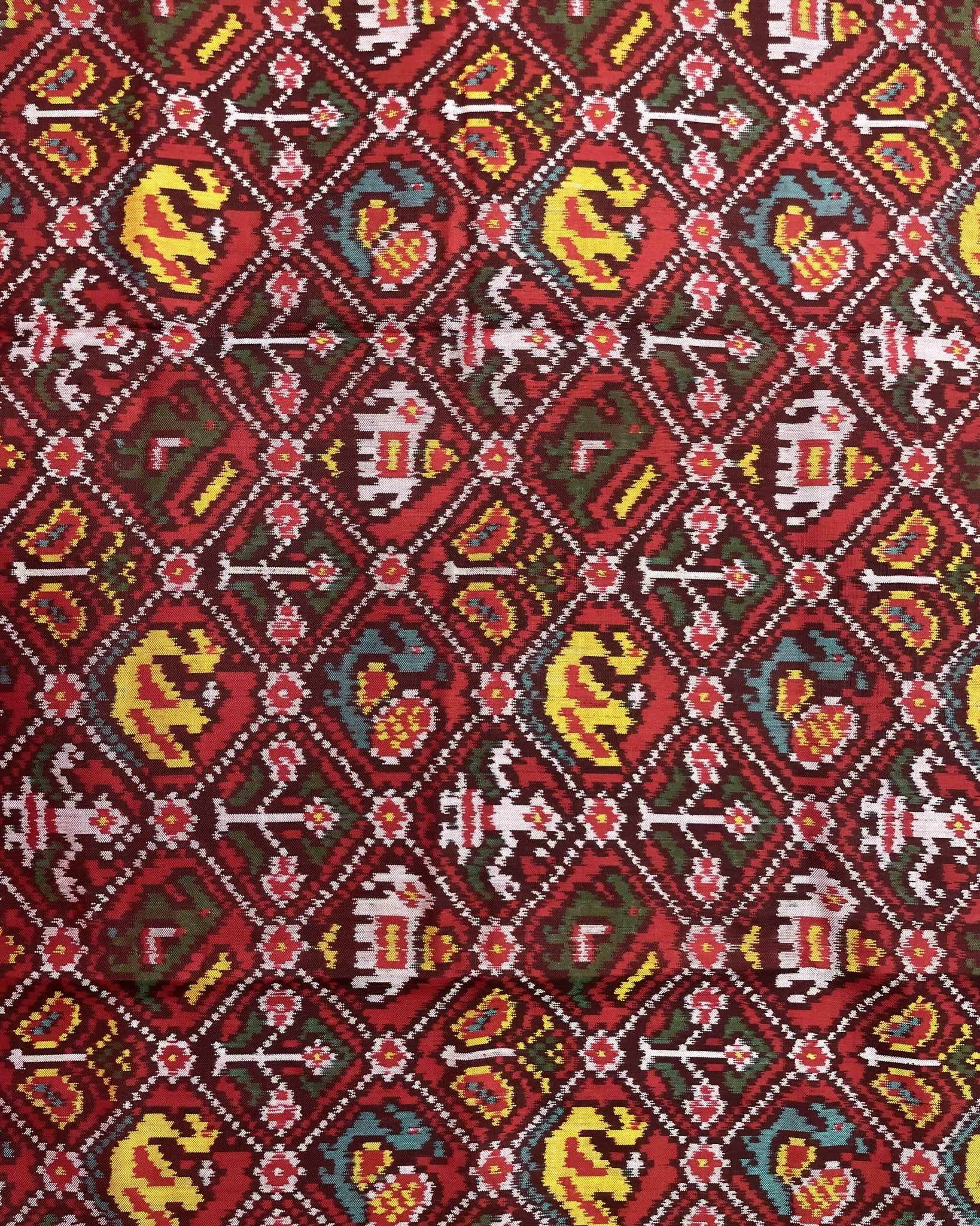 Red Small Narikunj Patola Dupatta - SindhoiPatolaArt