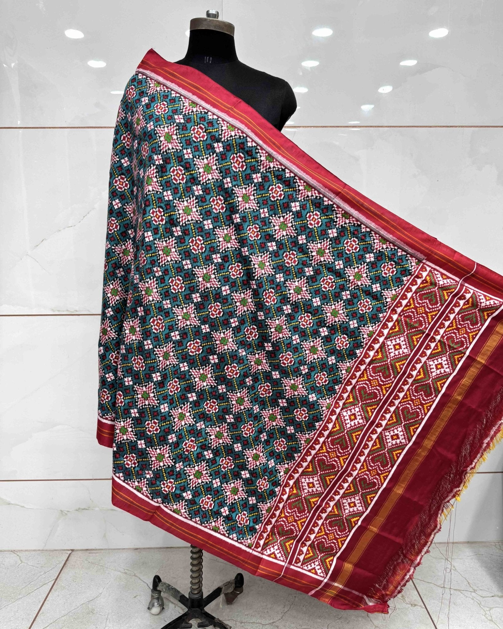 Red & Turquoise Buttonful Panchanda Mix Double Ikat Patola Dupatta - SindhoiPatolaArt