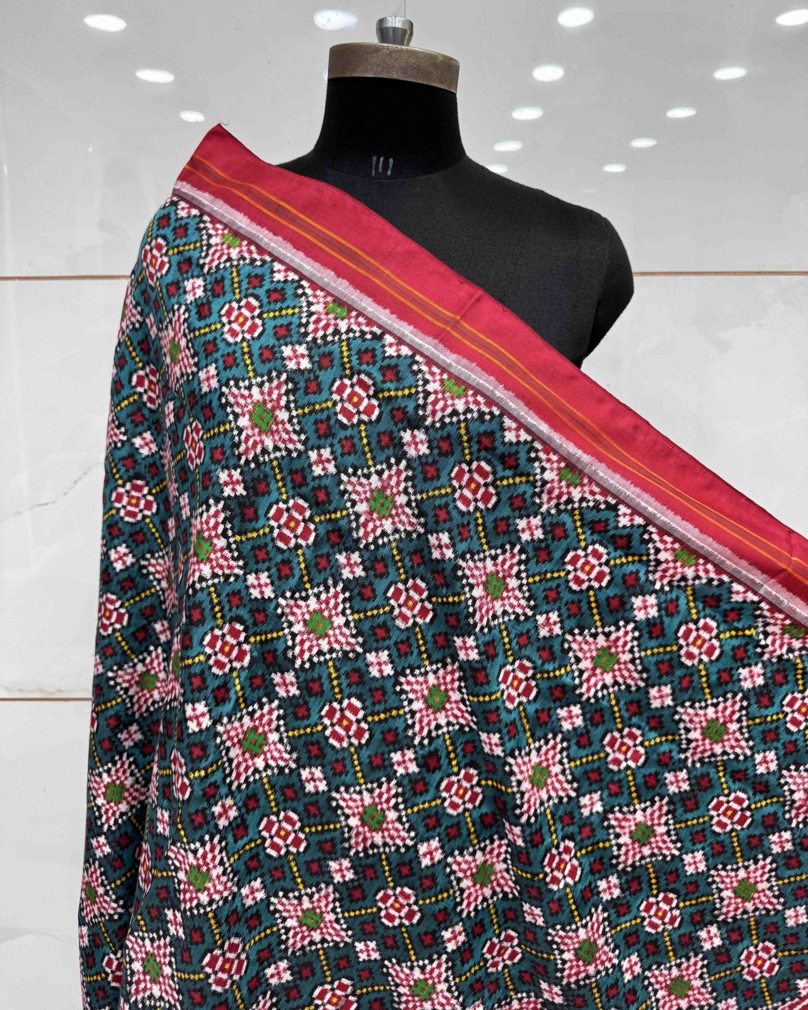 Red & Turquoise Buttonful Panchanda Mix Double Ikat Patola Dupatta - SindhoiPatolaArt
