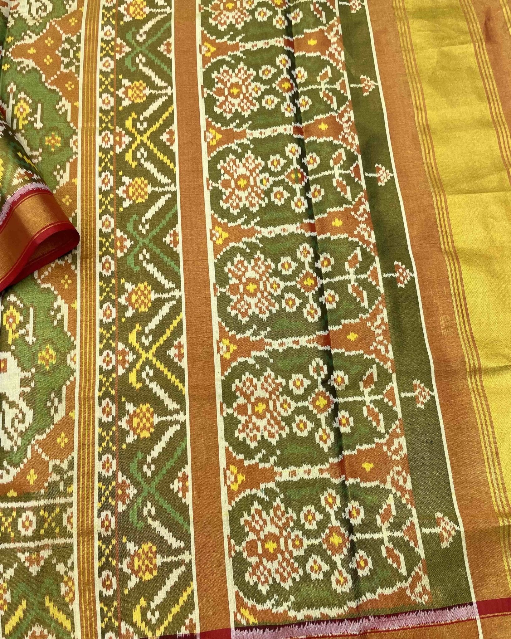 Red & Turquoise Green Big Figure Narikunj Tissue Patola Saree - SindhoiPatolaArt