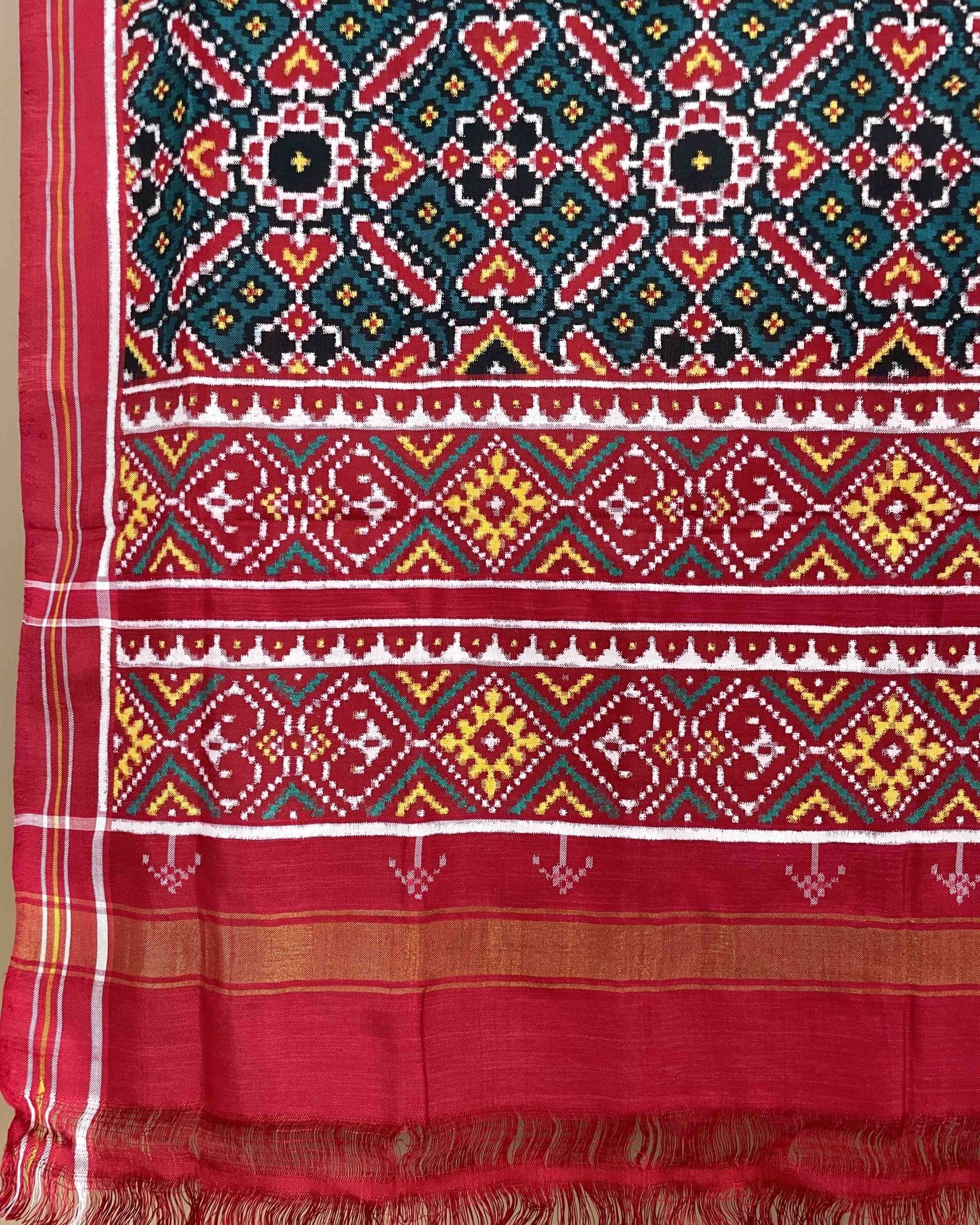 Red & Turquoise Manekchowk Patola Dupatta - SindhoiPatolaArt