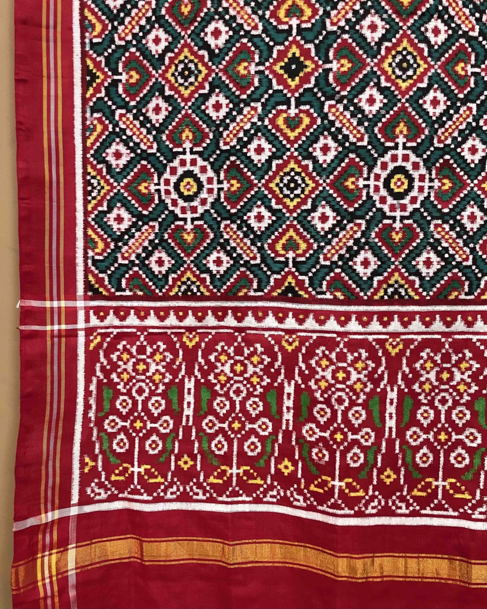 Red & Turquoise Manekchowk Patola Dupatta - SindhoiPatolaArt