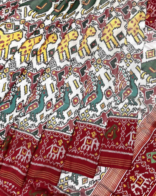 Red & White Big Figure Narikunj Twill Patola Saree - SindhoiPatolaArt