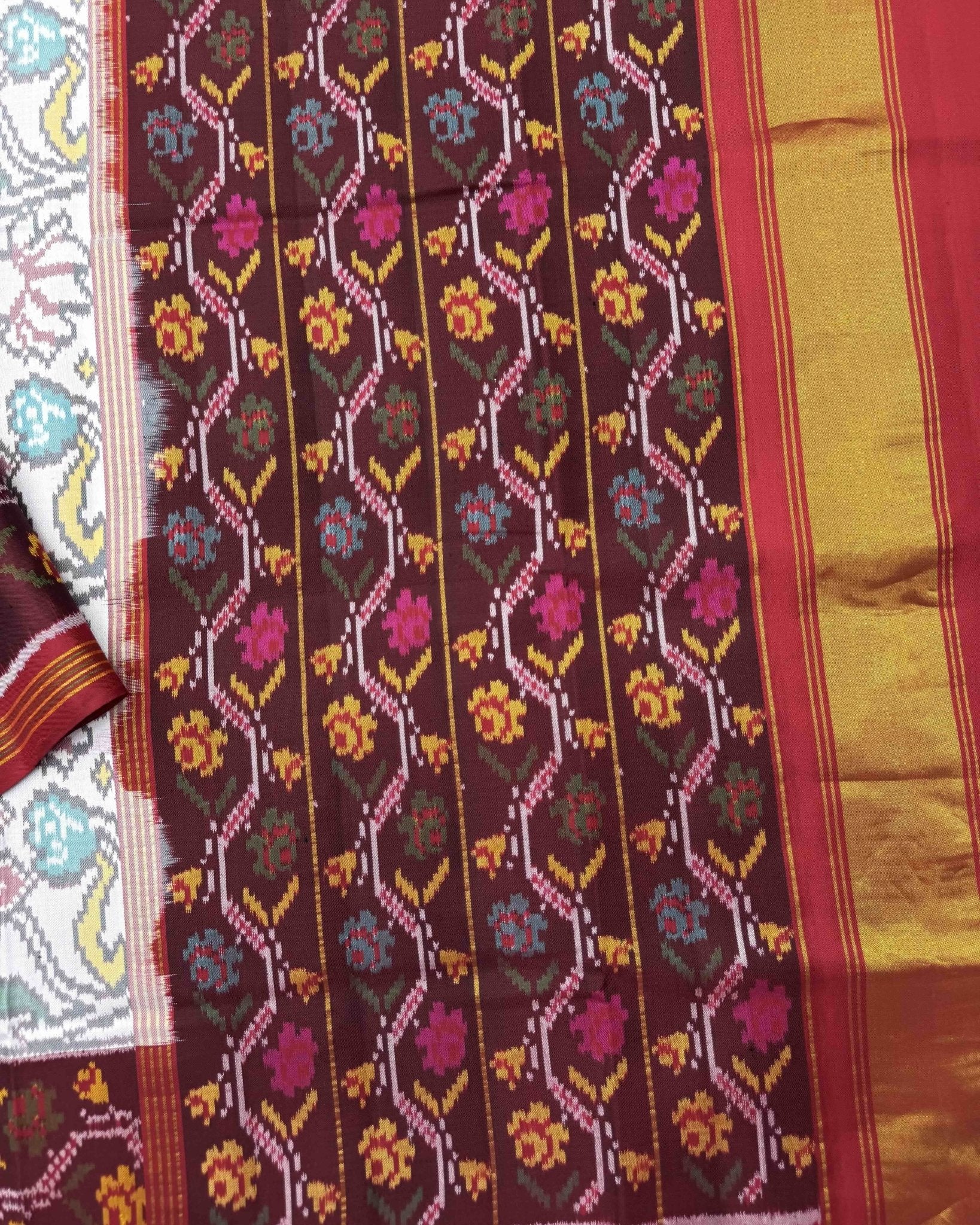 Red & White Fancy Flower Semi Double Ikat Patola Saree - SindhoiPatolaArt