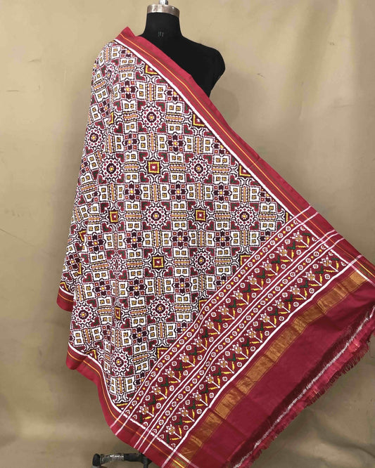Red & White Manekchowk Patola Dupatta - SindhoiPatolaArt