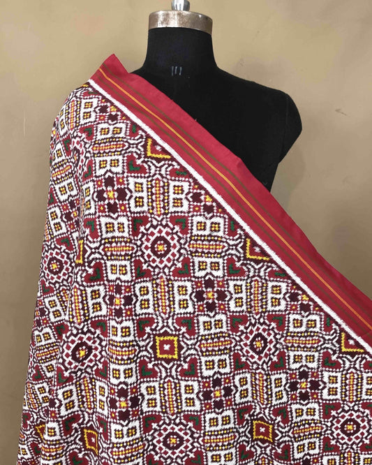 Red & White Manekchowk Patola Dupatta - SindhoiPatolaArt