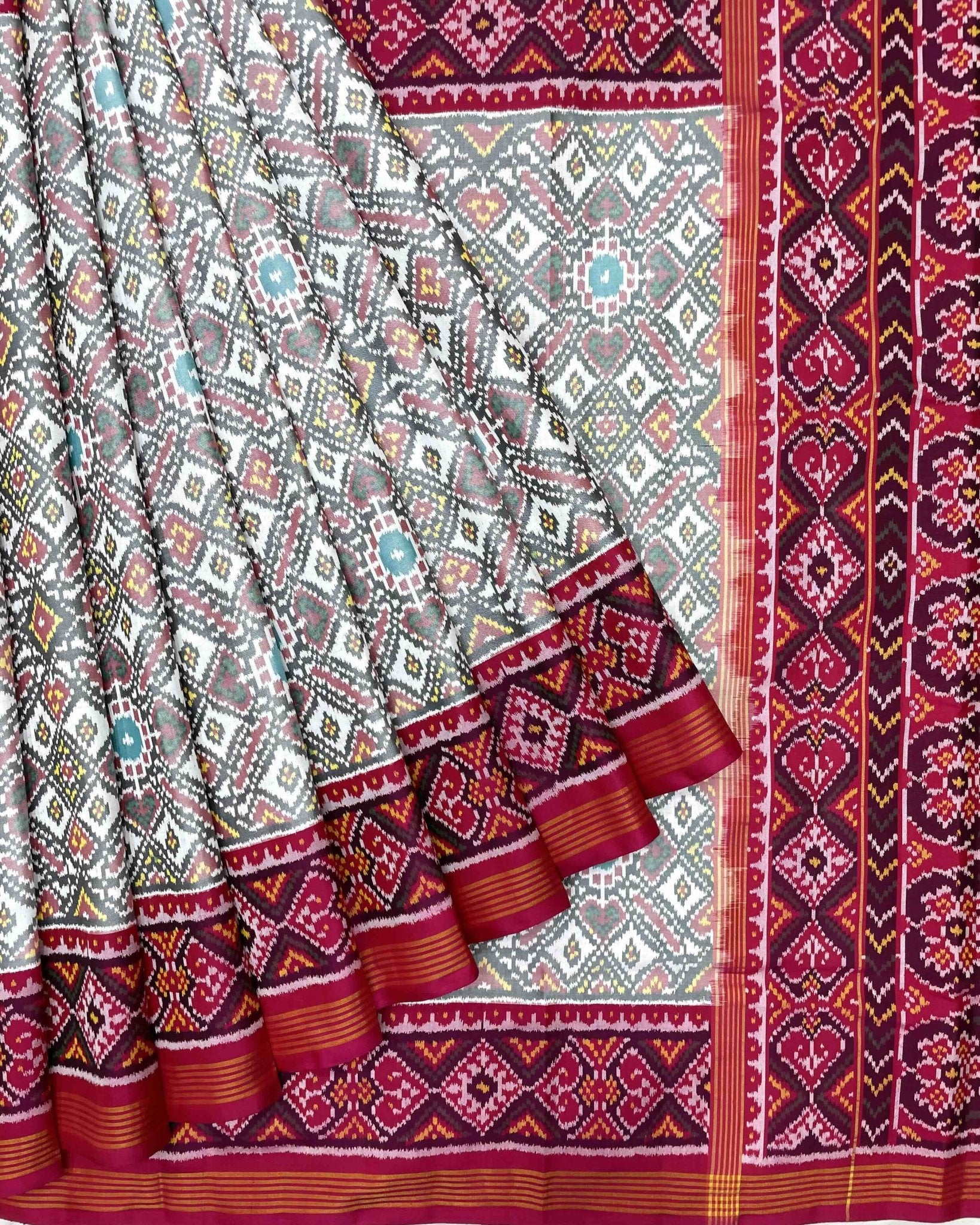 Red & White Manekchowk Patola Saree - SindhoiPatolaArt