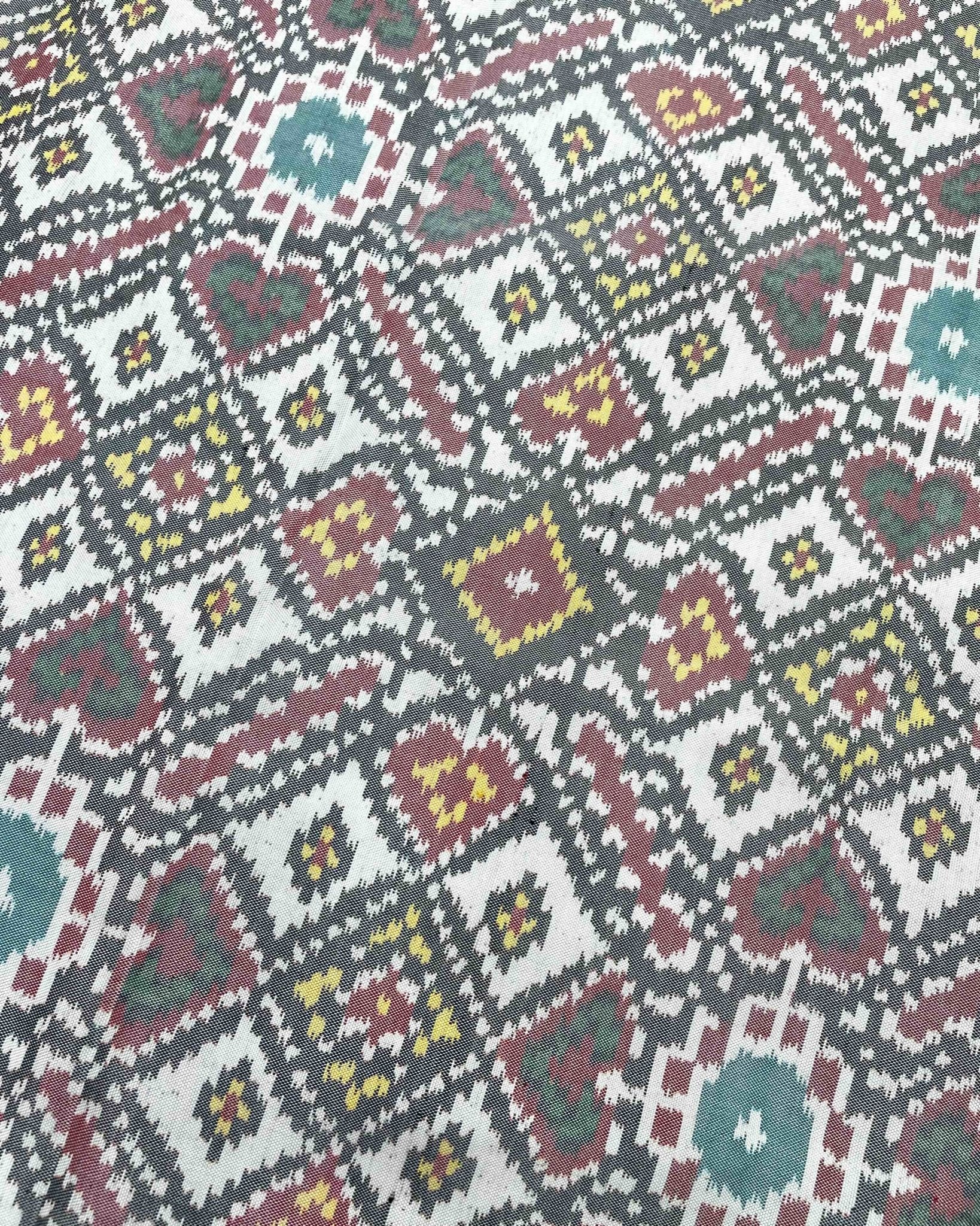 Red & White Manekchowk Patola Saree - SindhoiPatolaArt