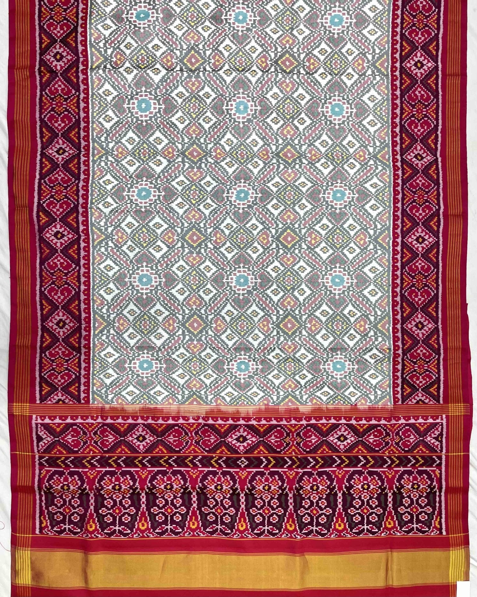Red & White Manekchowk Patola Saree - SindhoiPatolaArt
