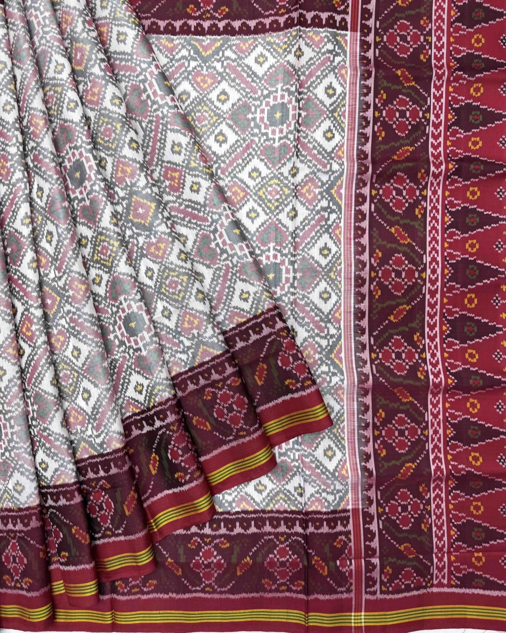 Red & White Manekchowk Semi Double Ikat Patola Saree - SindhoiPatolaArt
