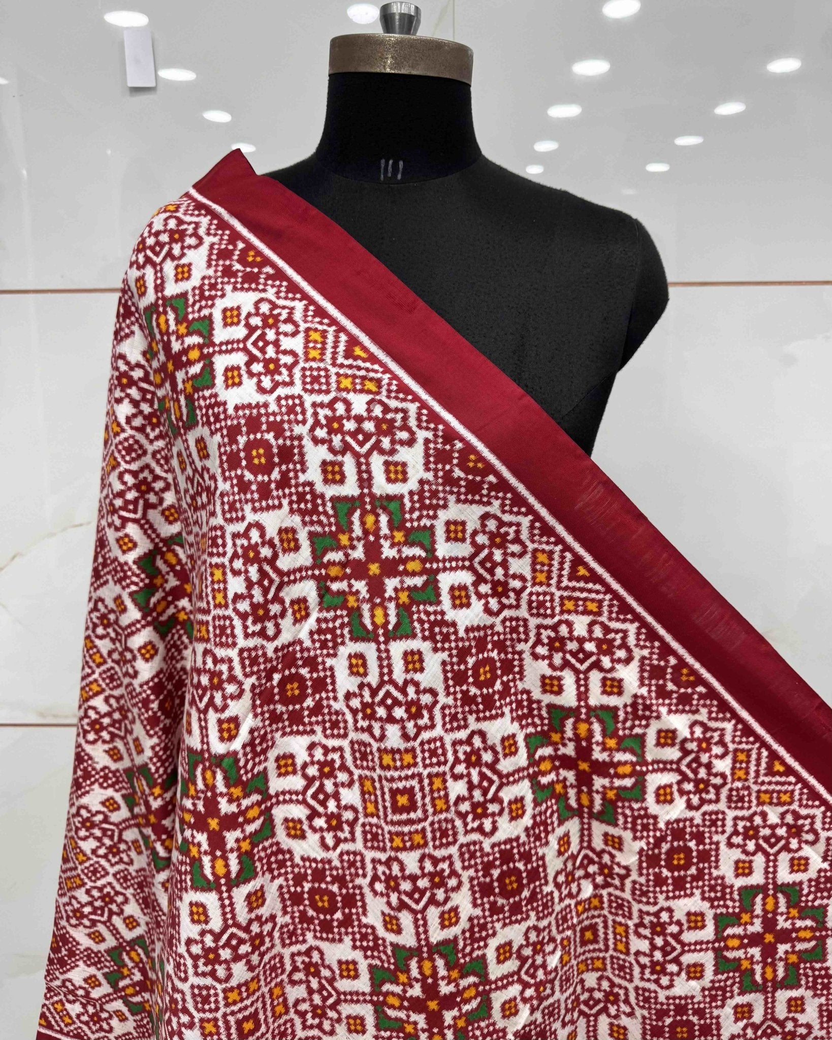 Red & White Navratan Double Ikat Patola Dupatta - SindhoiPatolaArt