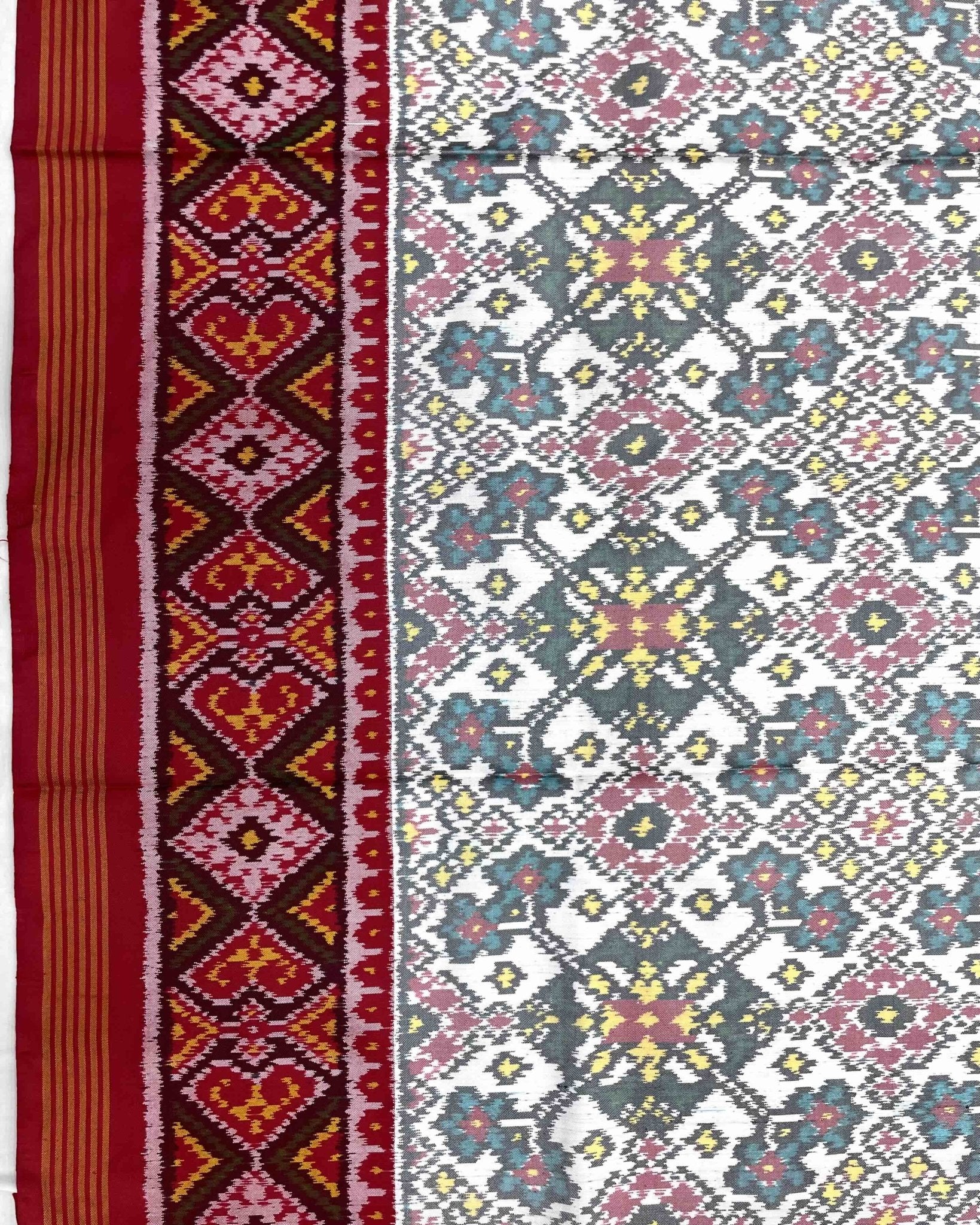 Red & White Navratan Patola Saree - SindhoiPatolaArt