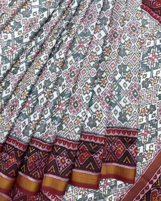 Red & White Navratan Patola Saree - SindhoiPatolaArt